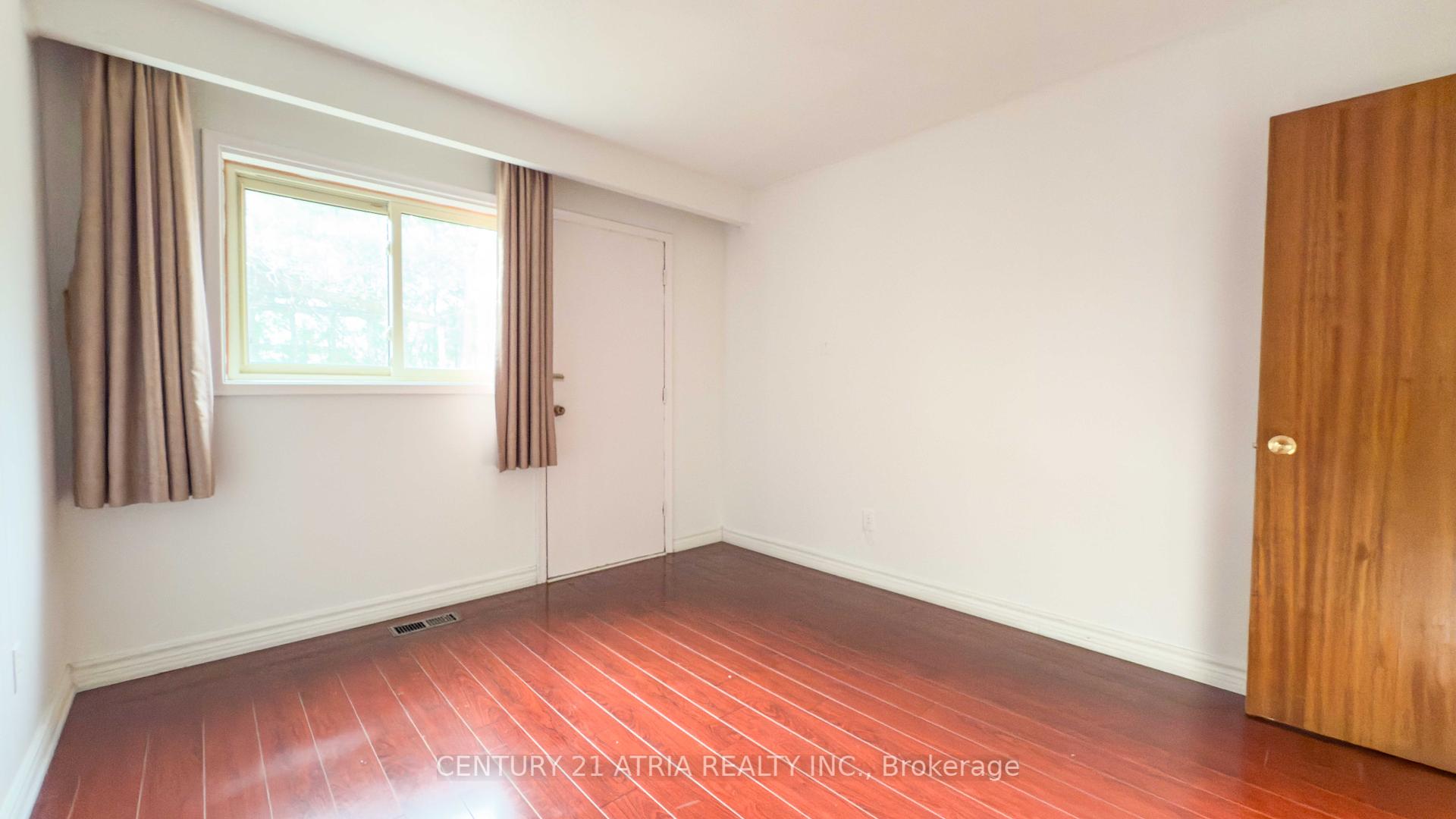 33 Hopperton Dr, Toronto, ON M2L2S5 | 4 Bedroom 2 Bathroom Detached House | Image 10