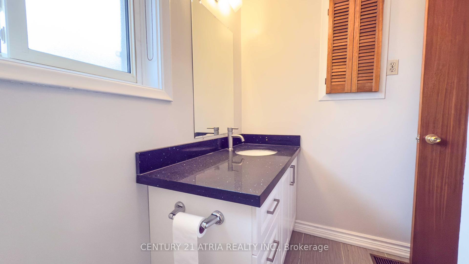 33 Hopperton Dr, Toronto, ON M2L2S5 | 4 Bedroom 2 Bathroom Detached House | Image 17