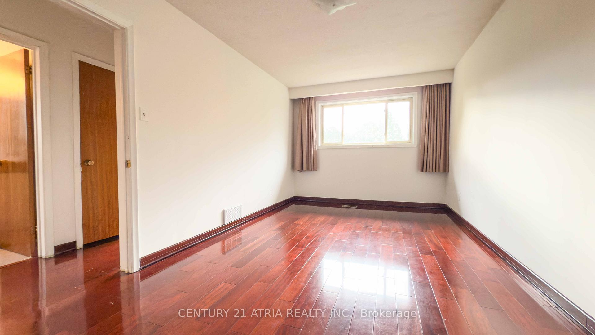 33 Hopperton Dr, Toronto, ON M2L2S5 | 4 Bedroom 2 Bathroom Detached House | Image 19