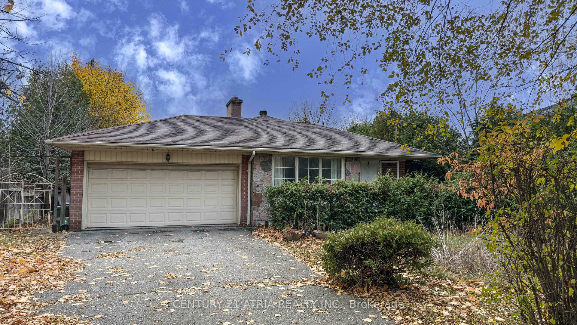 33 Hopperton Dr, Toronto, ON M2L2S5 | 4 Bedroom 2 Bathroom Detached House | Image 2