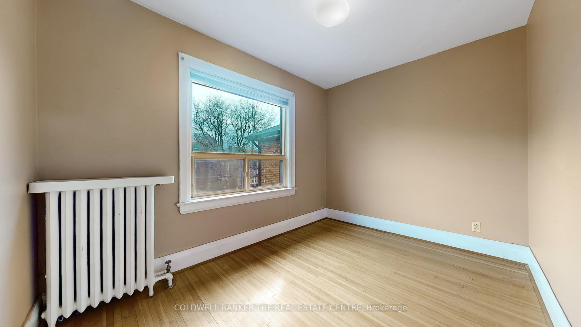 261 Winona Dr, Toronto, ON M6C3S6 | 4 Bedroom 2 Bathroom Detached House | Image 11