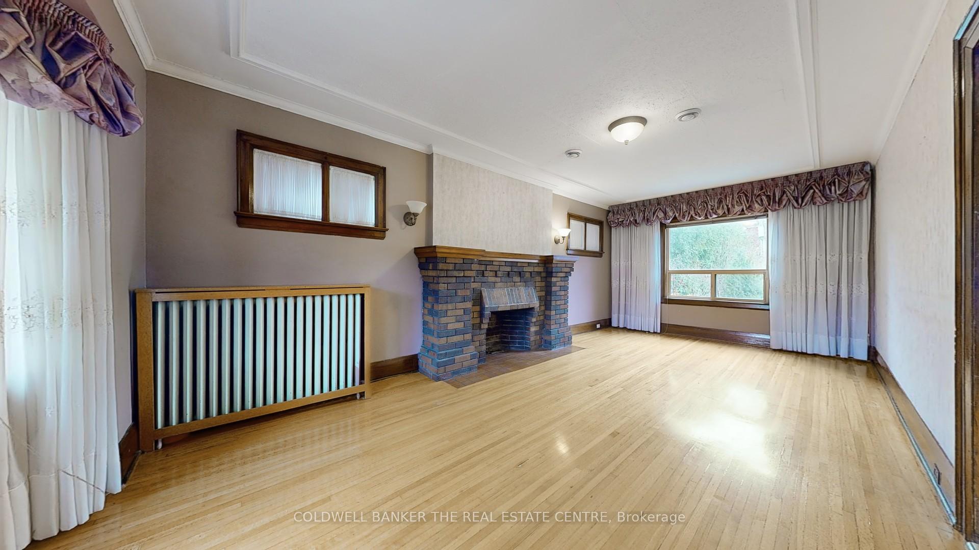 261 Winona Dr, Toronto, ON M6C3S6 | 4 Bedroom 2 Bathroom Detached House | Image 3