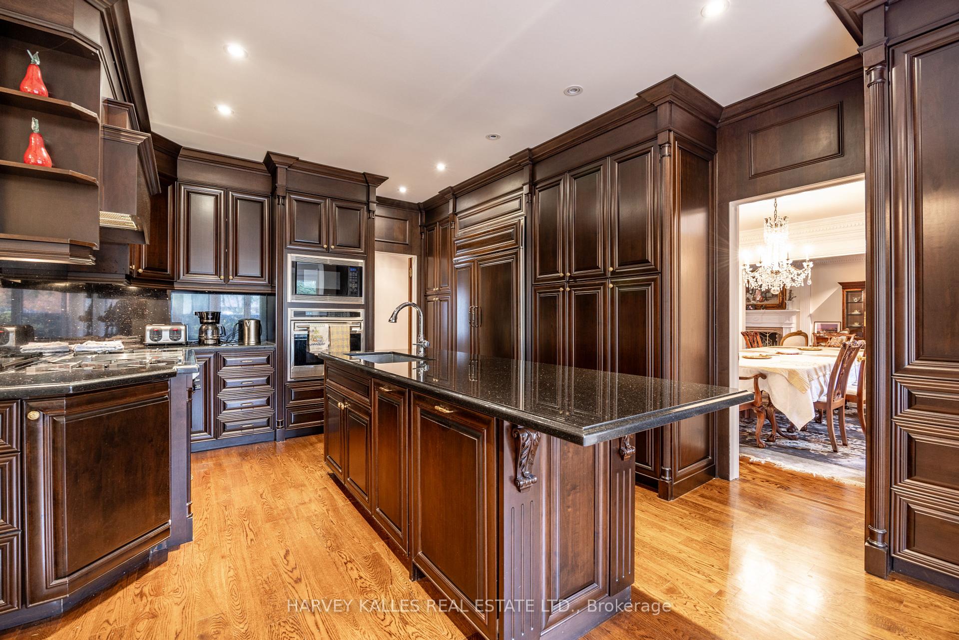 6 Versailles Crt, Toronto, ON M3B2A9 | 4 Bedroom 5 Bathroom Detached House | Image 11