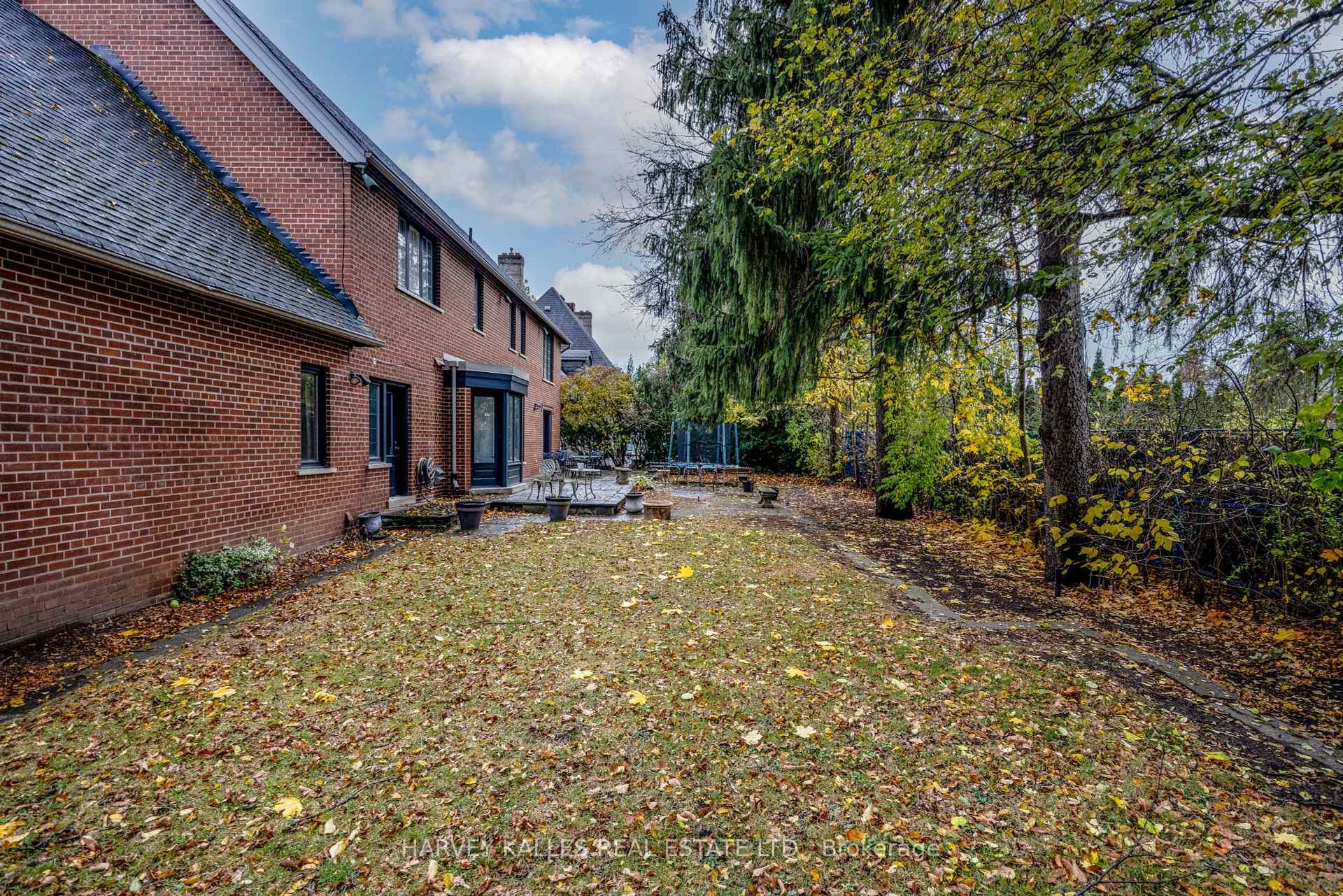 6 Versailles Crt, Toronto, ON M3B2A9 | 4 Bedroom 5 Bathroom Detached House | Image 37