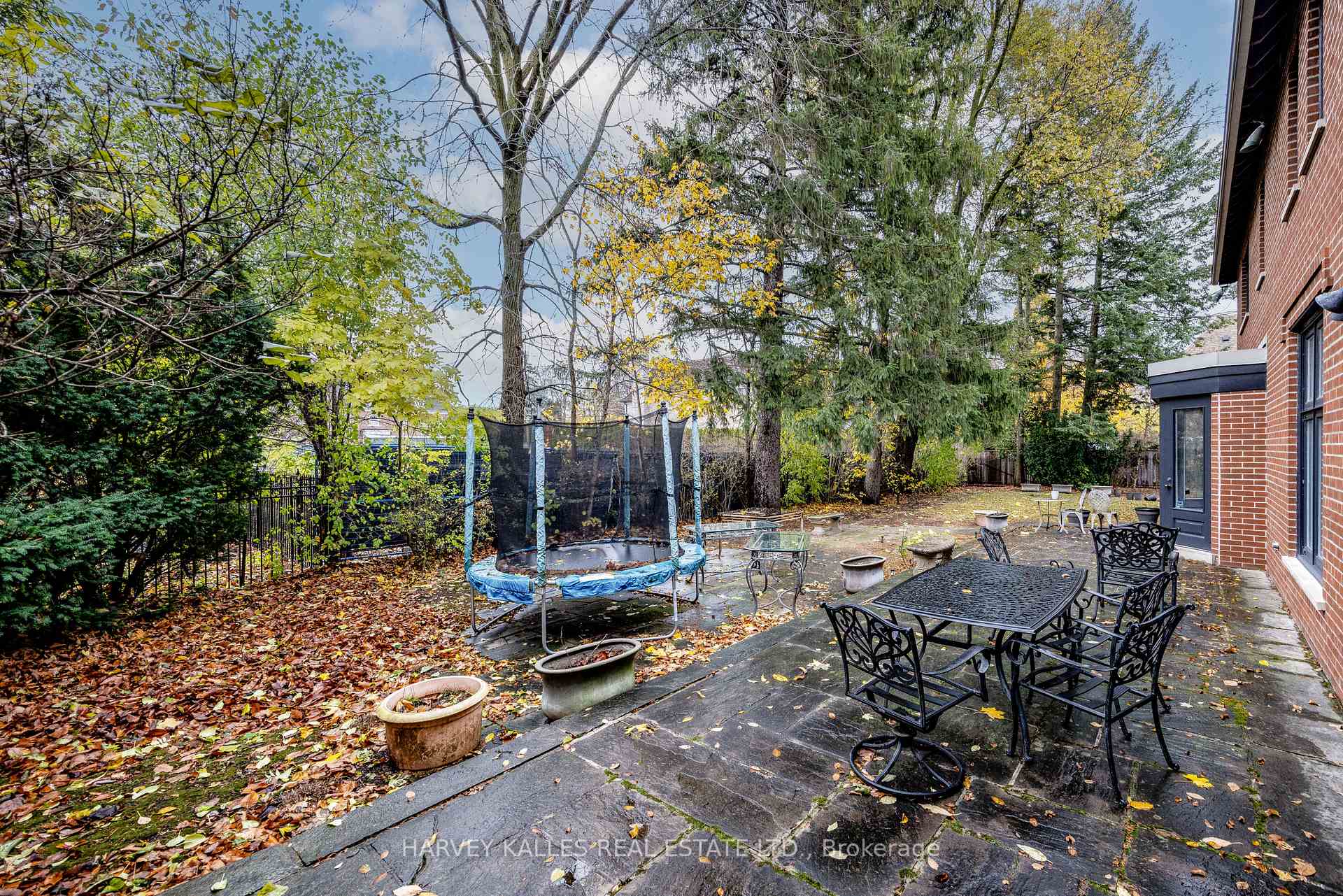 6 Versailles Crt, Toronto, ON M3B2A9 | 4 Bedroom 5 Bathroom Detached House | Image 39