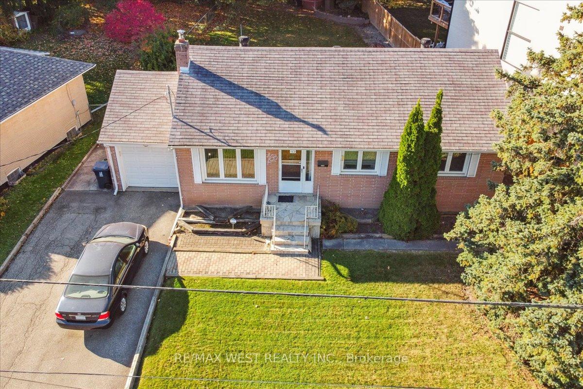 163 Newton Dr, Toronto, ON M2M2N6 | 3 Bedroom 1 Bathroom Detached House | Image 1