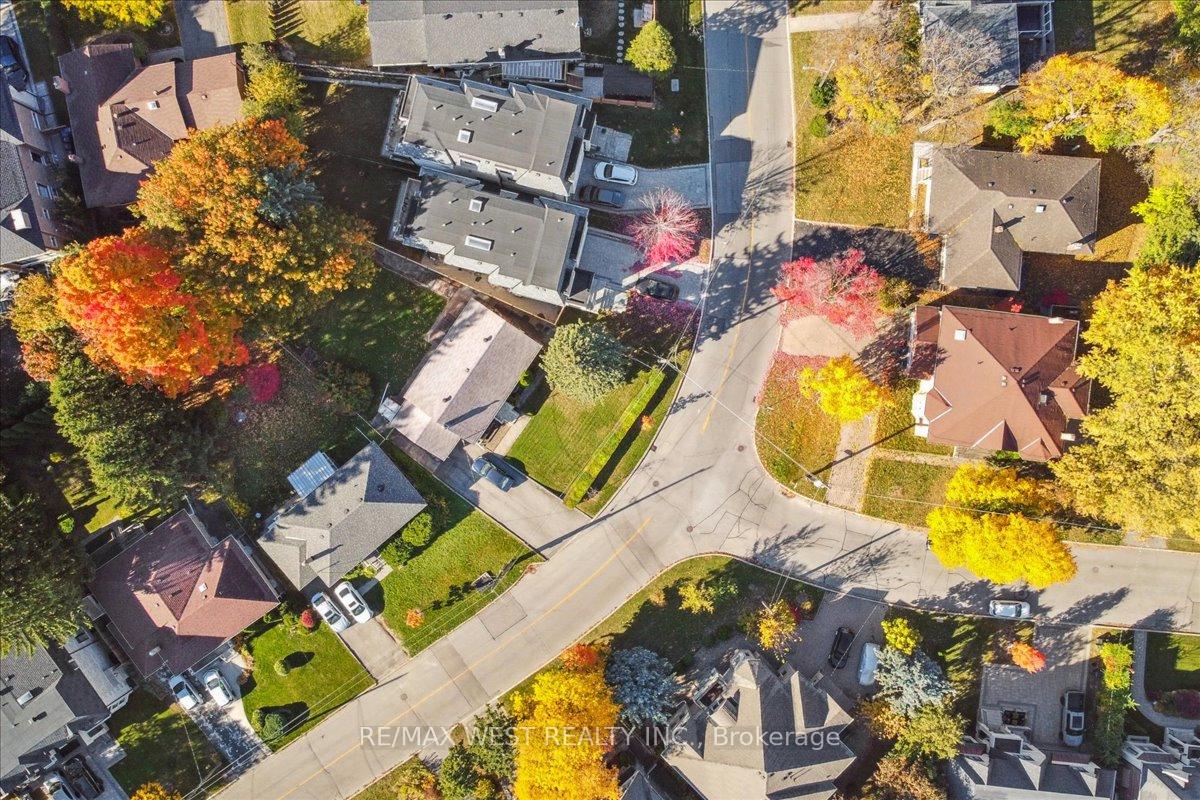 163 Newton Dr, Toronto, ON M2M2N6 | 3 Bedroom 1 Bathroom Detached House | Image 6