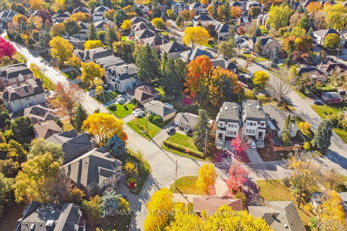 163 Newton Dr, Toronto, ON M2M2N6 | 3 Bedroom 1 Bathroom Detached House | Image 9