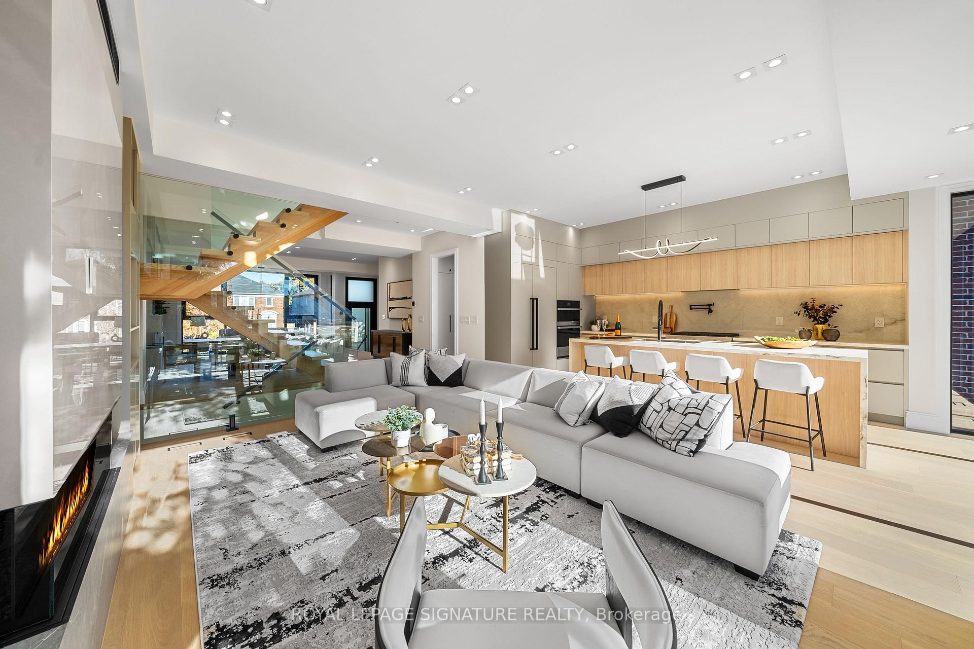551 Broadway Ave, Toronto, ON M4G2S2 | 4 Bedroom 5 Bathroom Detached House | Image 10