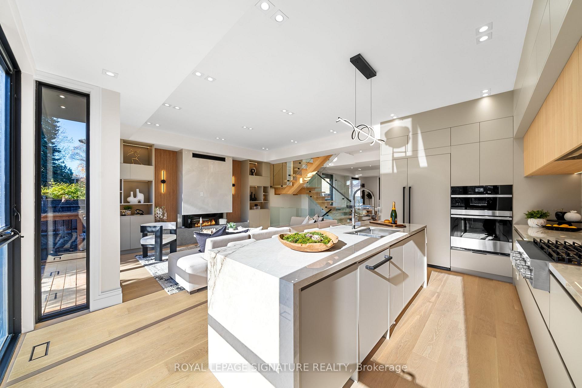 551 Broadway Ave, Toronto, ON M4G2S2 | 4 Bedroom 5 Bathroom Detached House | Image 11