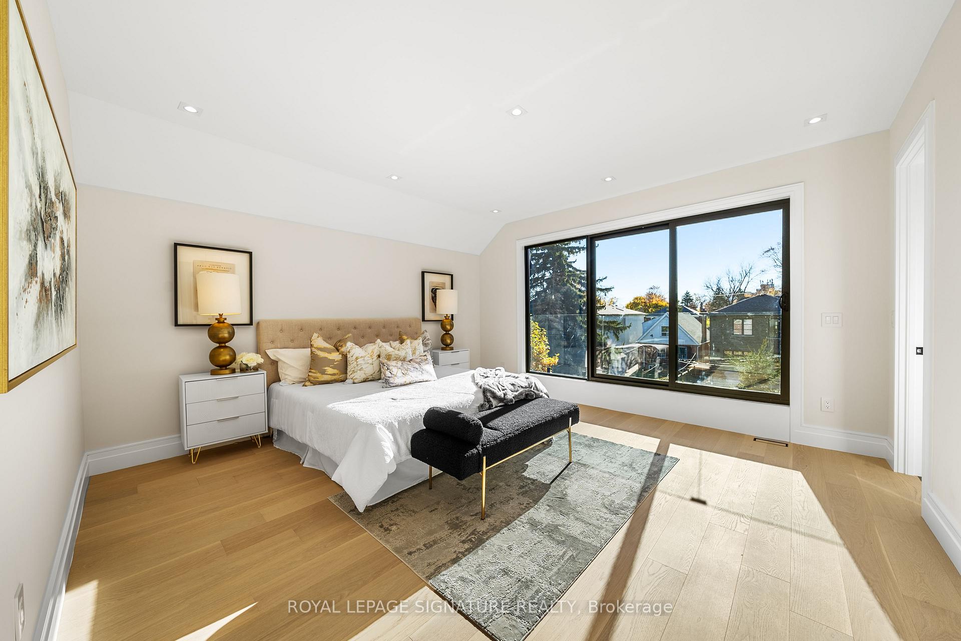 551 Broadway Ave, Toronto, ON M4G2S2 | 4 Bedroom 5 Bathroom Detached House | Image 16