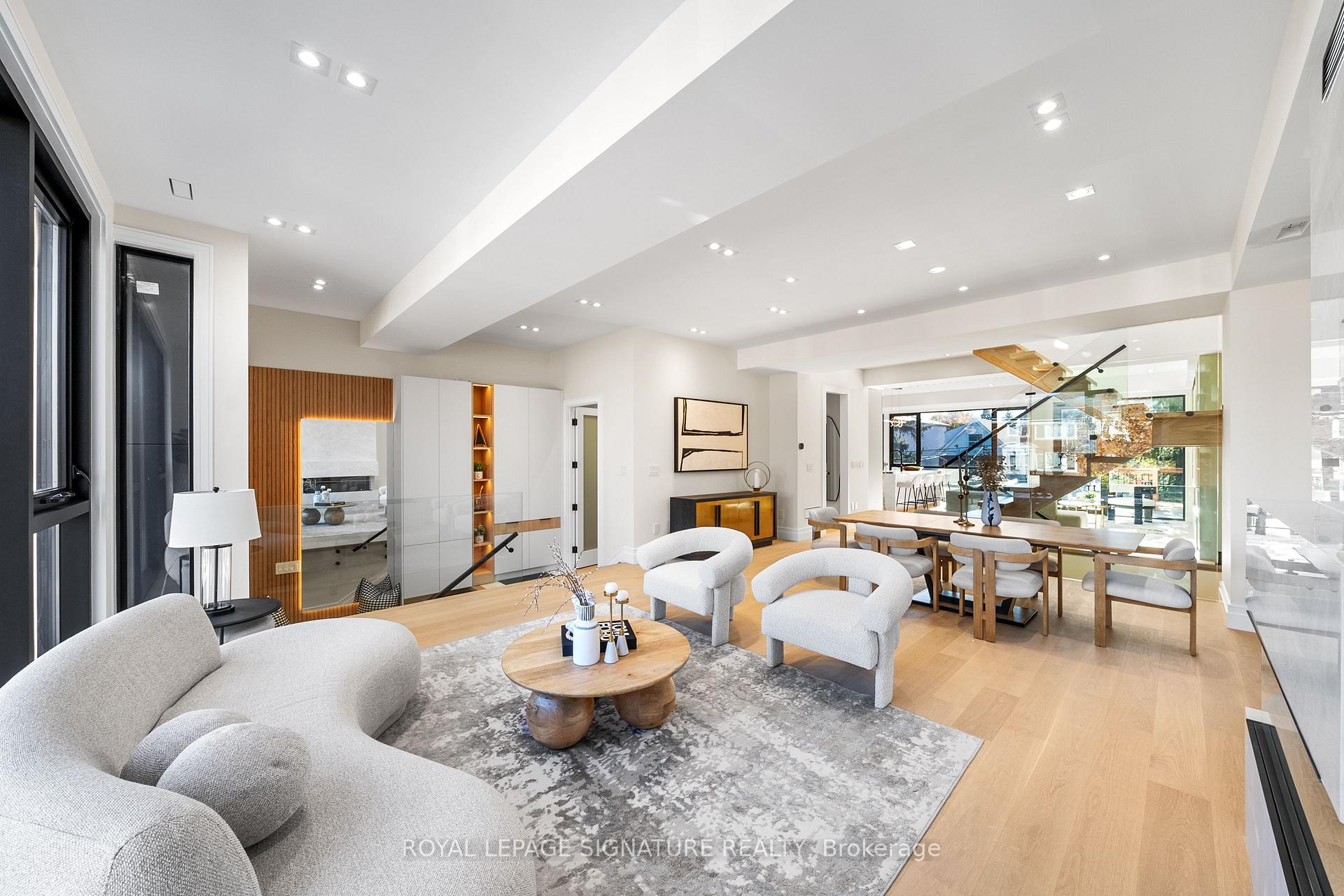 551 Broadway Ave, Toronto, ON M4G2S2 | 4 Bedroom 5 Bathroom Detached House | Image 2