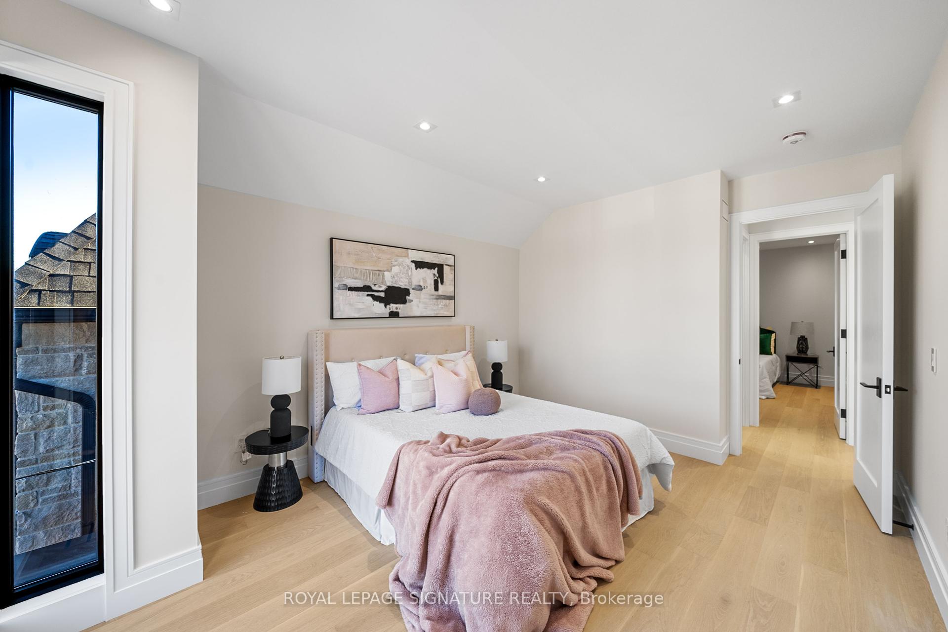 551 Broadway Ave, Toronto, ON M4G2S2 | 4 Bedroom 5 Bathroom Detached House | Image 23