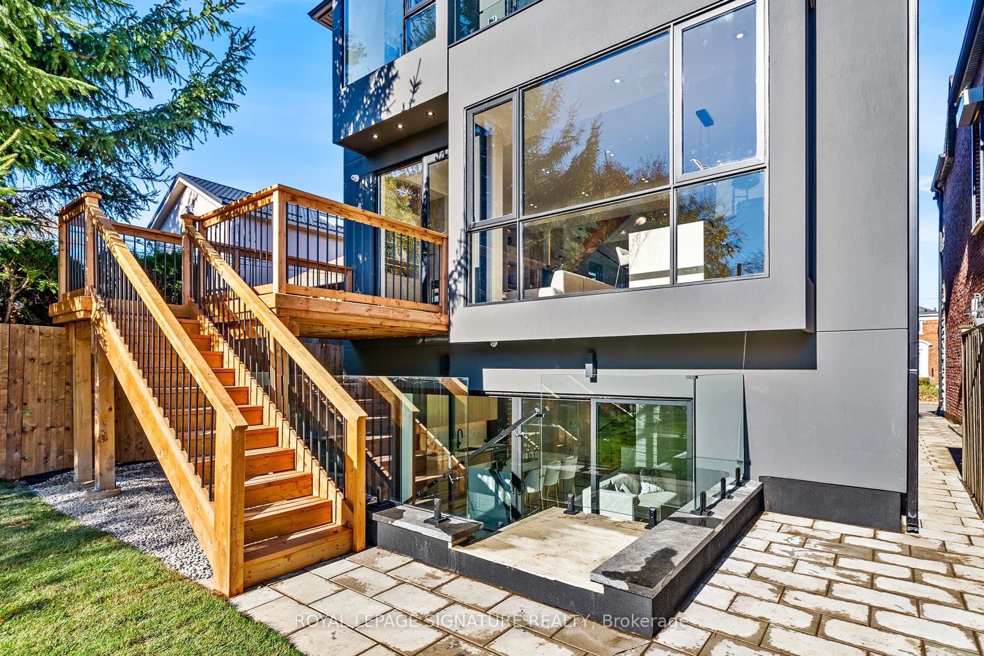 551 Broadway Ave, Toronto, ON M4G2S2 | 4 Bedroom 5 Bathroom Detached House | Image 32