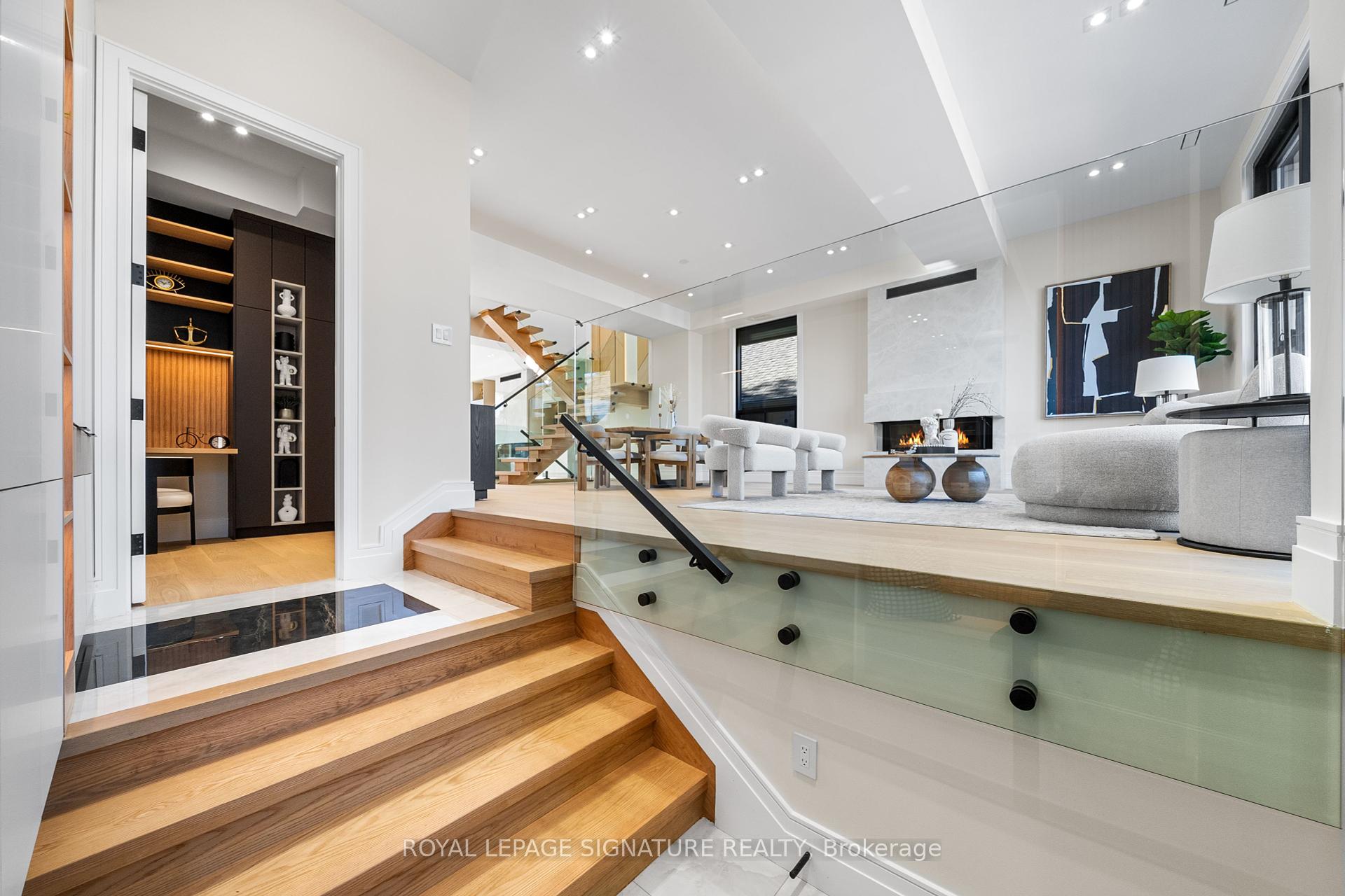 551 Broadway Ave, Toronto, ON M4G2S2 | 4 Bedroom 5 Bathroom Detached House | Image 4