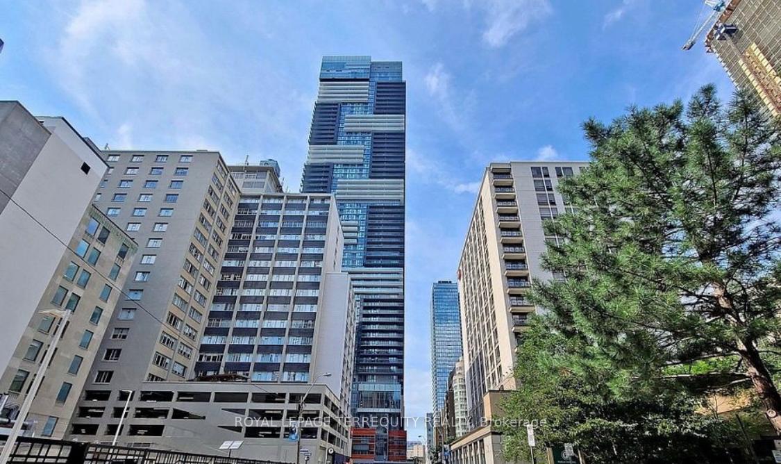 #3702 - 7 Grenville St W, Toronto, ON M4Y0E9 | 0 Bedroom 1 Bathroom Condo Apt | Image 3