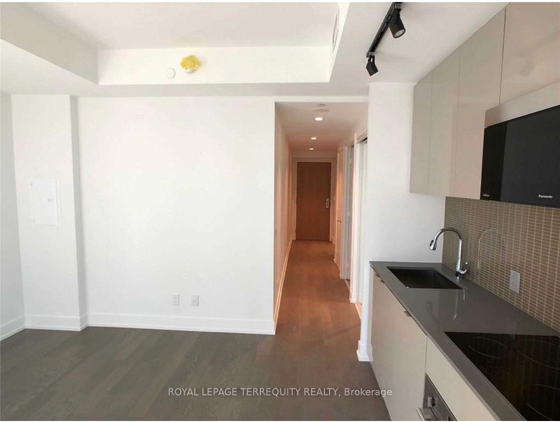 #3702 - 7 Grenville St W, Toronto, ON M4Y0E9 | 0 Bedroom 1 Bathroom Condo Apt | Image 7