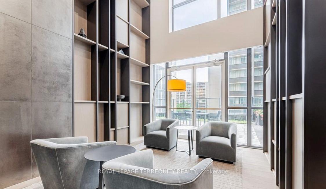 #3702 - 7 Grenville St W, Toronto, ON M4Y0E9 | 0 Bedroom 1 Bathroom Condo Apt | Image 9