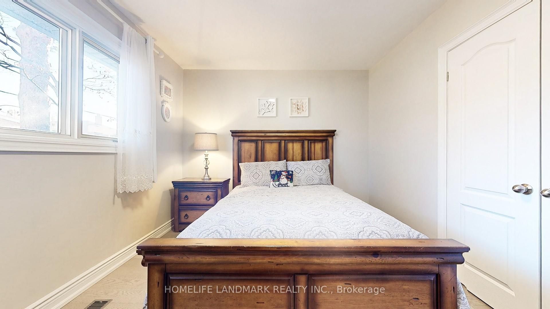 17 evermede Dr, Toronto, ON M3A2S2 | 3 Bedroom 2 Bathroom Detached House | Image 16