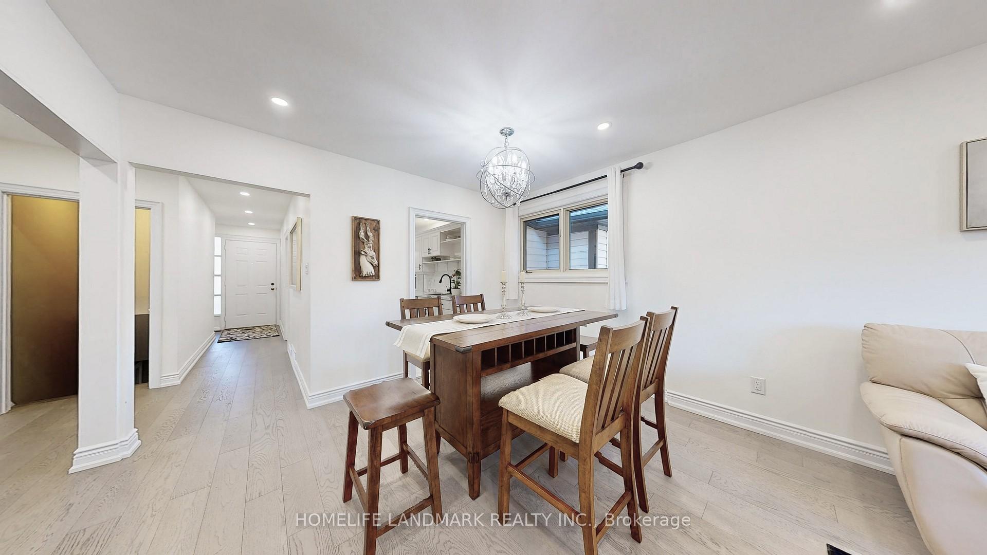 17 evermede Dr, Toronto, ON M3A2S2 | 3 Bedroom 2 Bathroom Detached House | Image 4