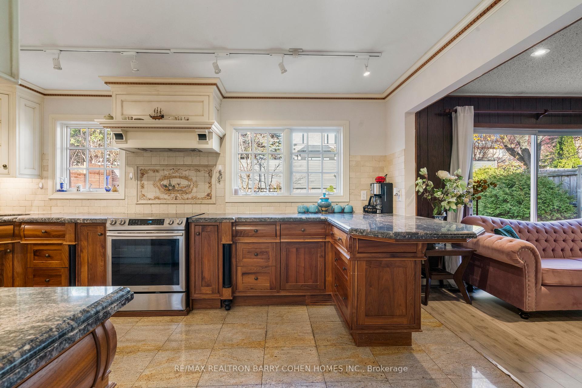 4 Chipstead Rd, Toronto, ON M3B3E6 | 4 Bedroom 5 Bathroom Detached House | Image 11