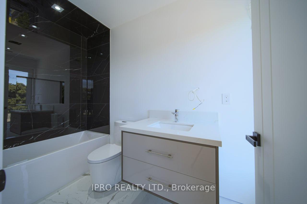 2970B Bayview Ave, Toronto, ON M2N5K7 | 4 Bedroom 5 Bathroom Detached House | Image 11