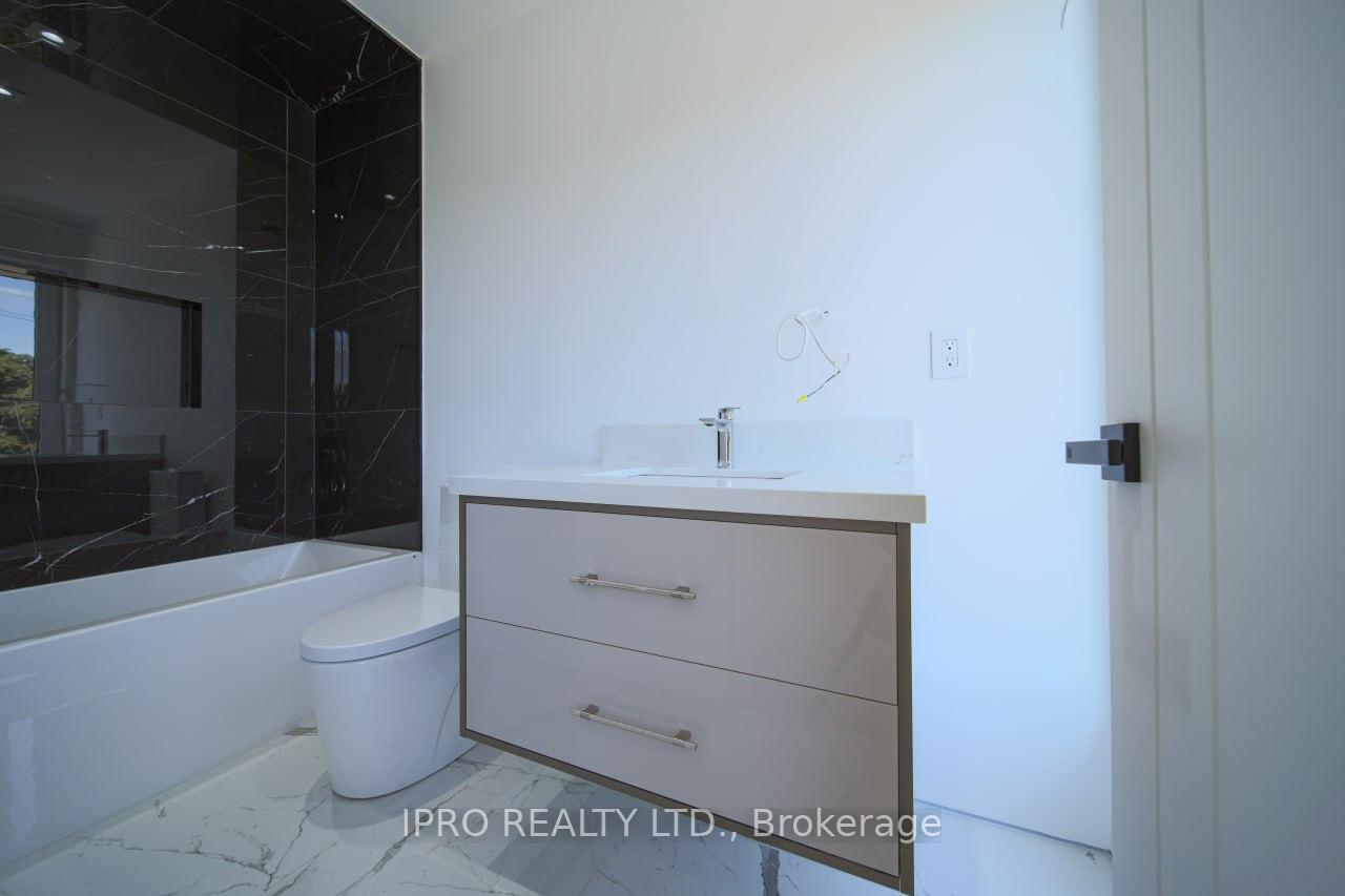 2970B Bayview Ave, Toronto, ON M2N5K7 | 4 Bedroom 5 Bathroom Detached House | Image 13