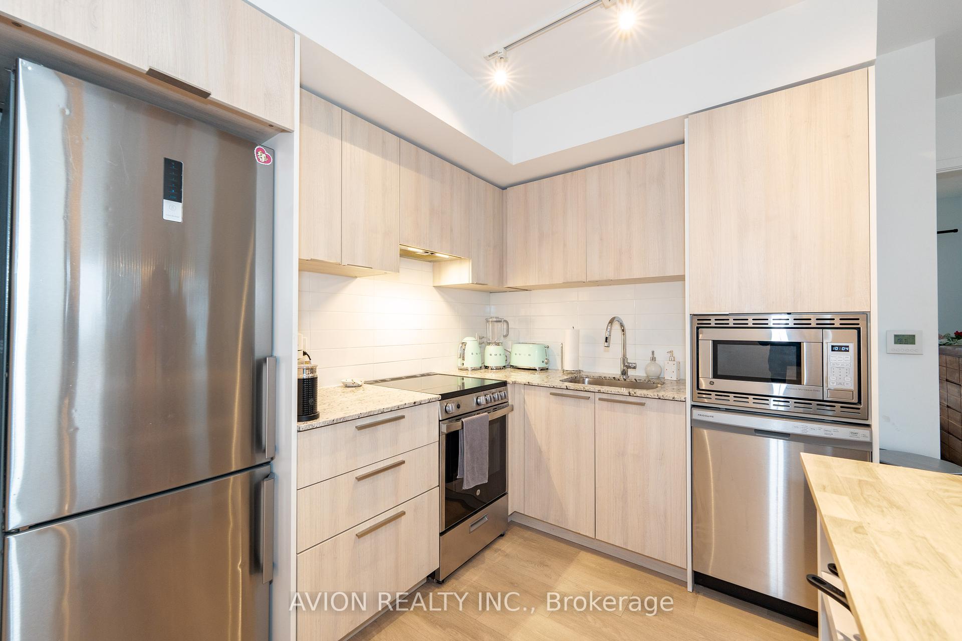 #1112 - 501 yonge St, Toronto, ON M4Y0G8 | 3 Bedroom 2 Bathroom Condo Apt | Image 4