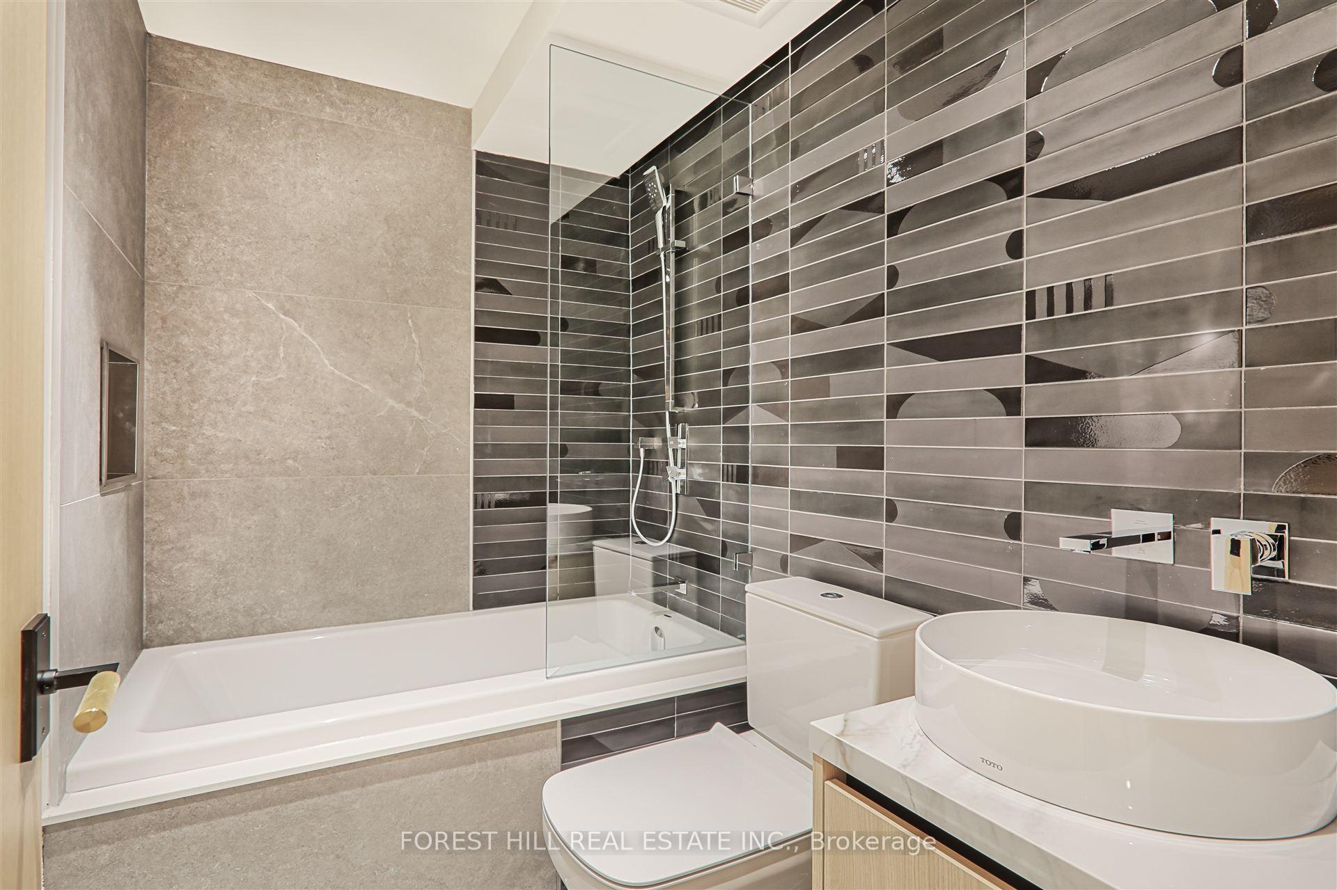 127 Welland Ave, Toronto, ON M4T2J4 | 4 Bedroom 5 Bathroom Detached House | Image 32