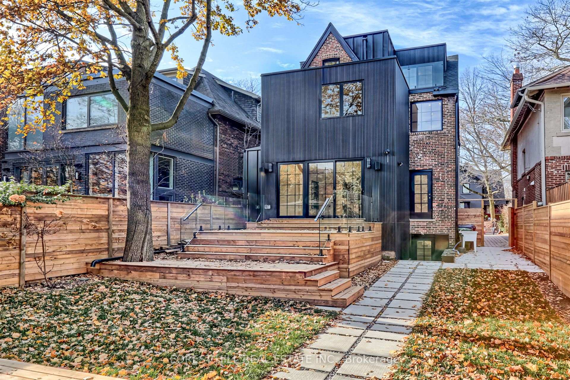 127 Welland Ave, Toronto, ON M4T2J4 | 4 Bedroom 5 Bathroom Detached House | Image 33