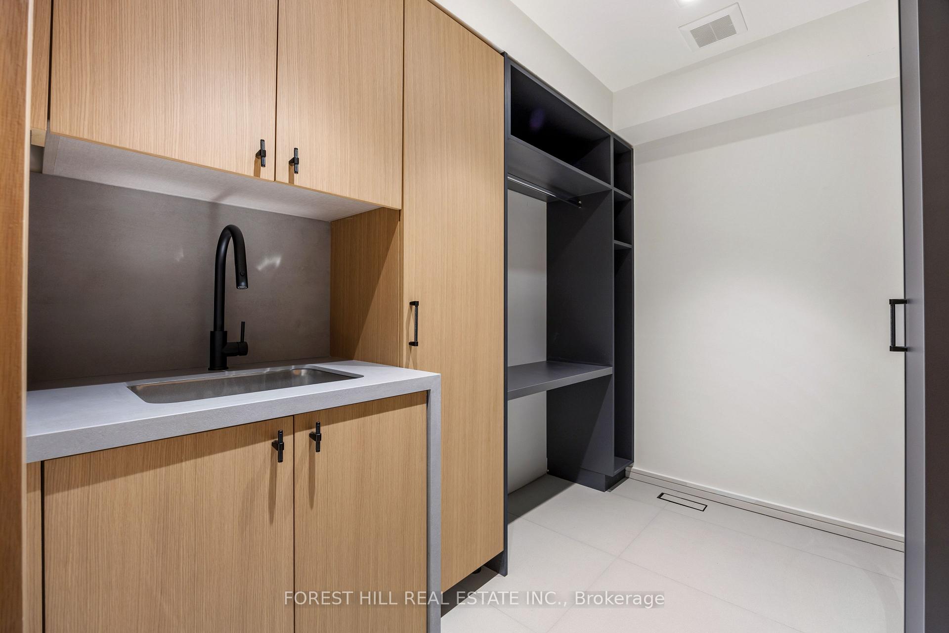 127 Welland Ave, Toronto, ON M4T2J4 | 4 Bedroom 5 Bathroom Detached House | Image 36