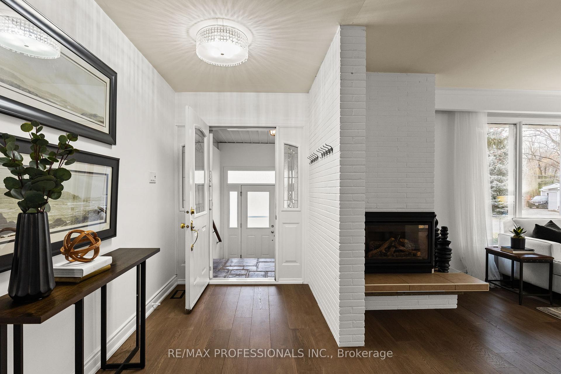 24 Skelmore Cres, Toronto, ON M3A2G8 | 3 Bedroom 3 Bathroom Detached House | Image 10