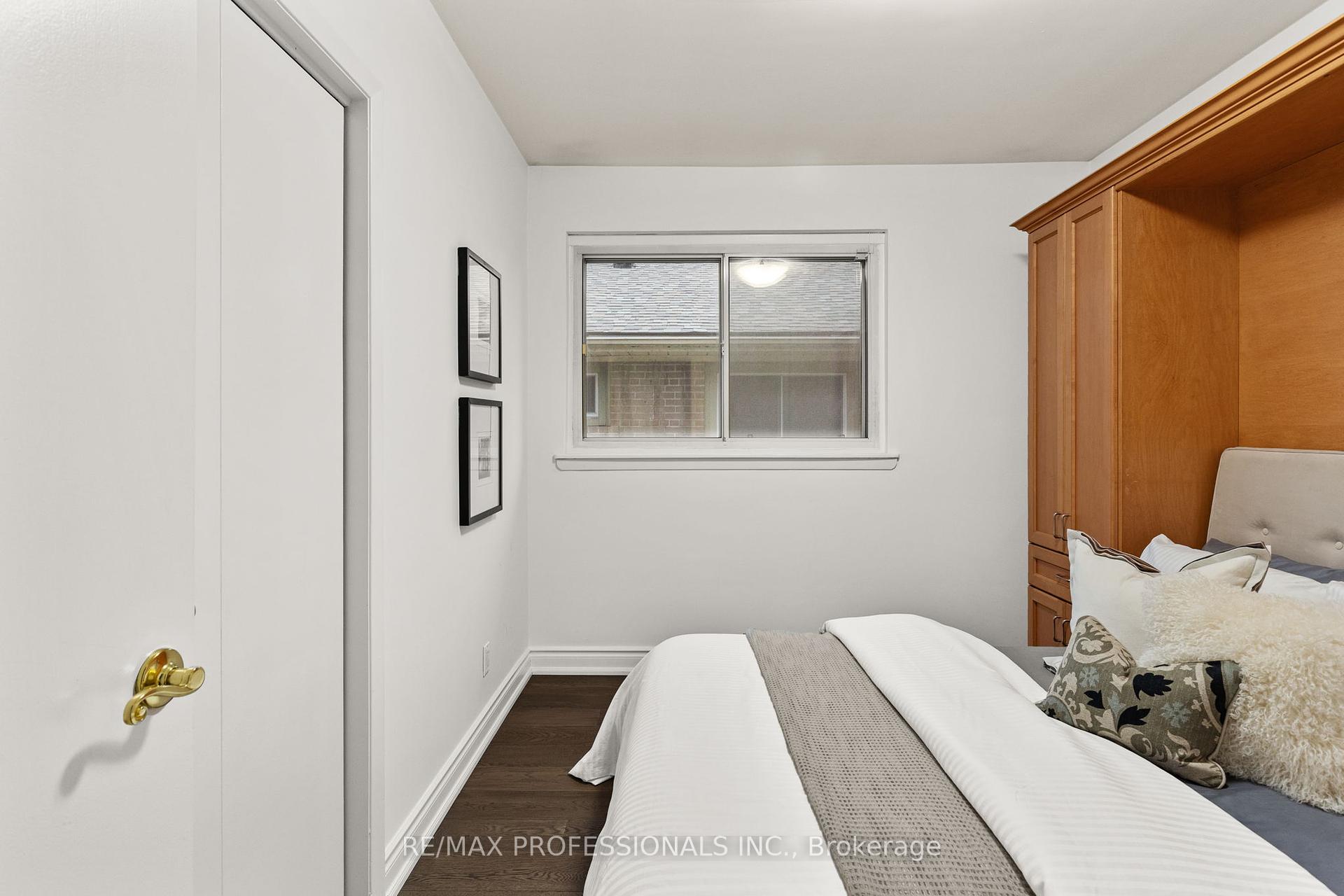 24 Skelmore Cres, Toronto, ON M3A2G8 | 3 Bedroom 3 Bathroom Detached House | Image 16