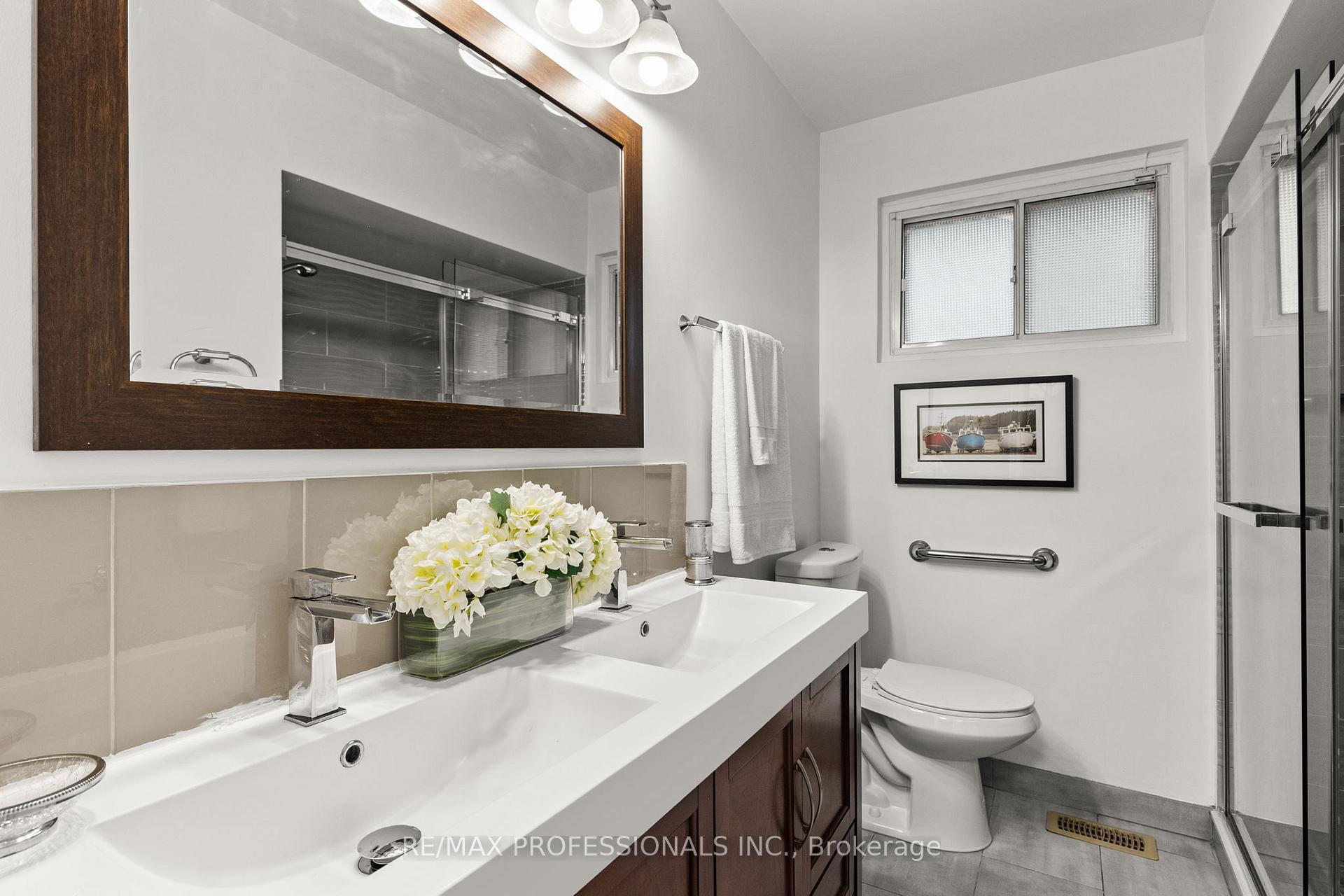 24 Skelmore Cres, Toronto, ON M3A2G8 | 3 Bedroom 3 Bathroom Detached House | Image 17