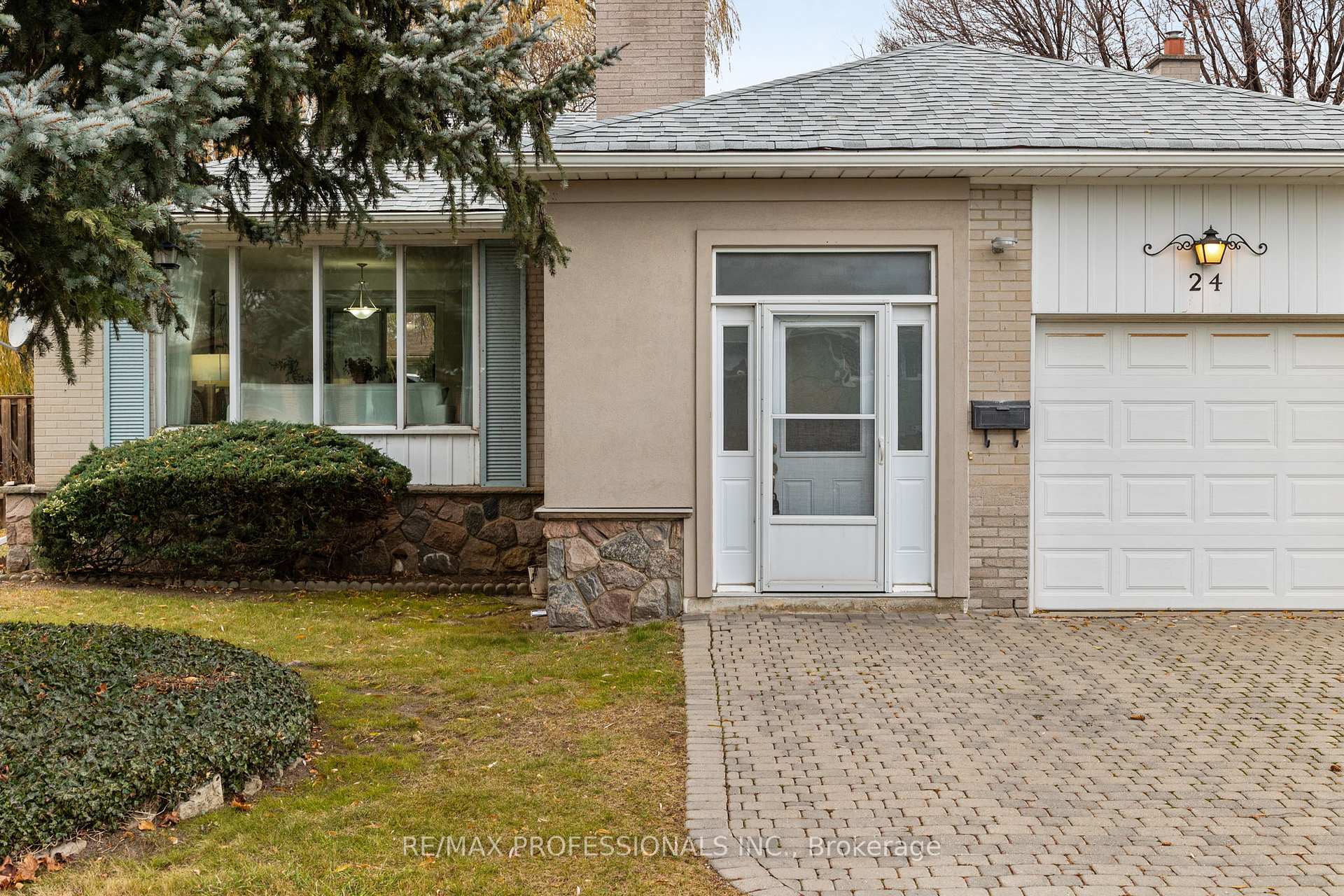 24 Skelmore Cres, Toronto, ON M3A2G8 | 3 Bedroom 3 Bathroom Detached House | Image 2