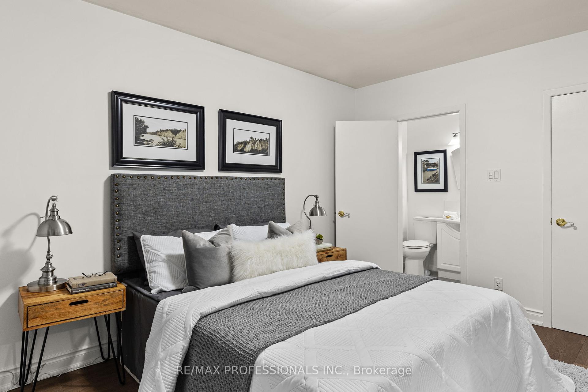 24 Skelmore Cres, Toronto, ON M3A2G8 | 3 Bedroom 3 Bathroom Detached House | Image 21