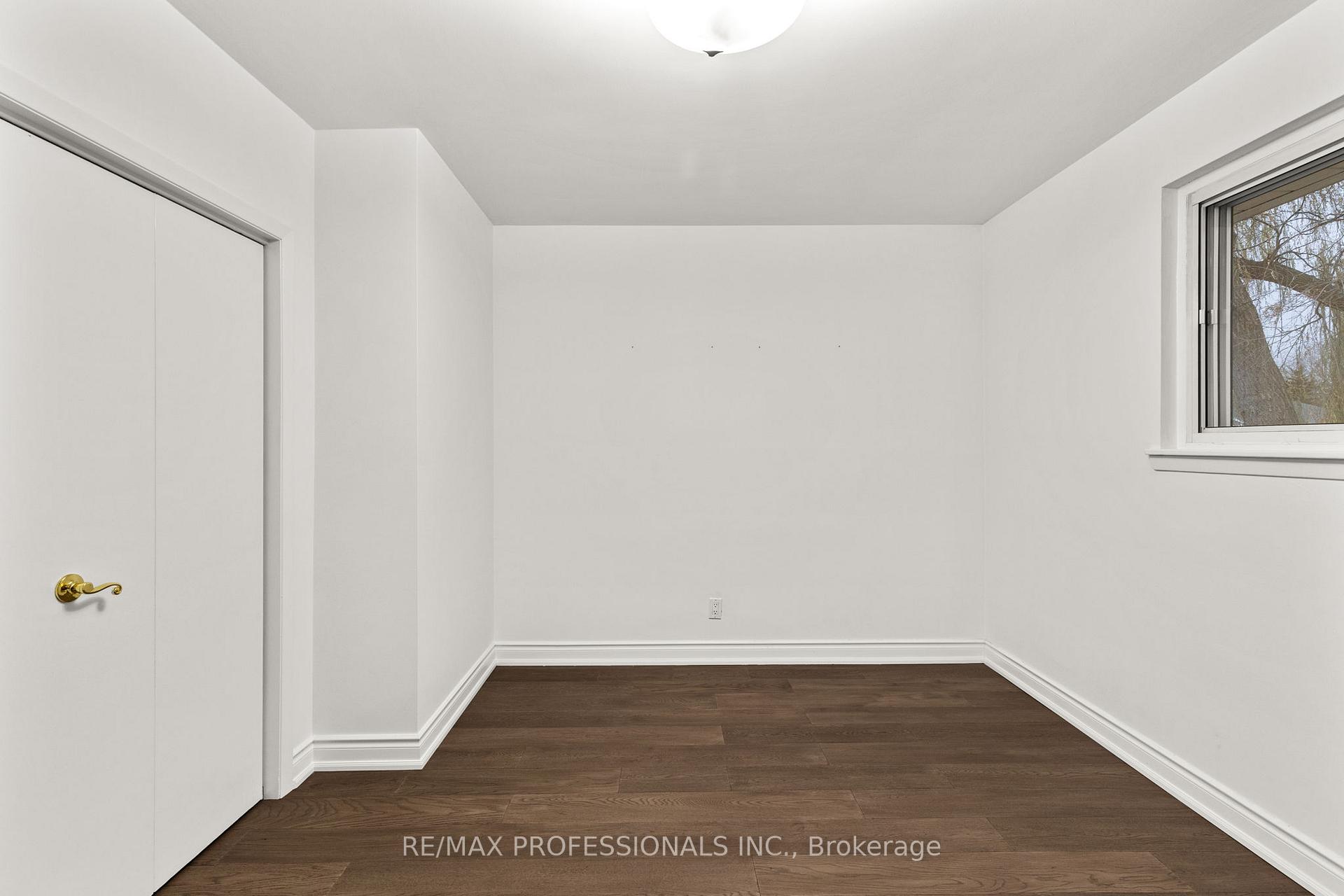 24 Skelmore Cres, Toronto, ON M3A2G8 | 3 Bedroom 3 Bathroom Detached House | Image 24