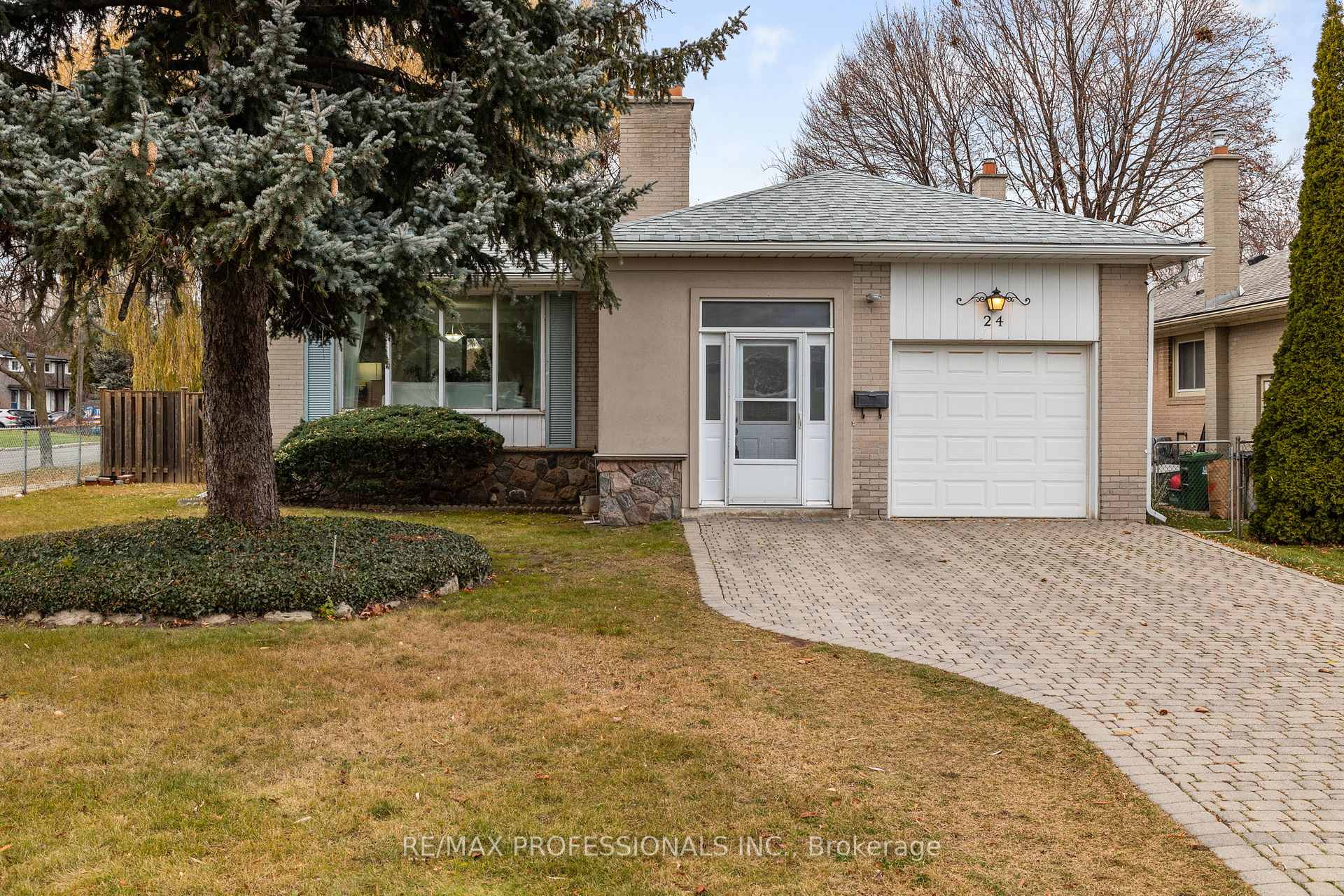 24 Skelmore Cres, Toronto, ON M3A2G8 | 3 Bedroom 3 Bathroom Detached House | Image 35