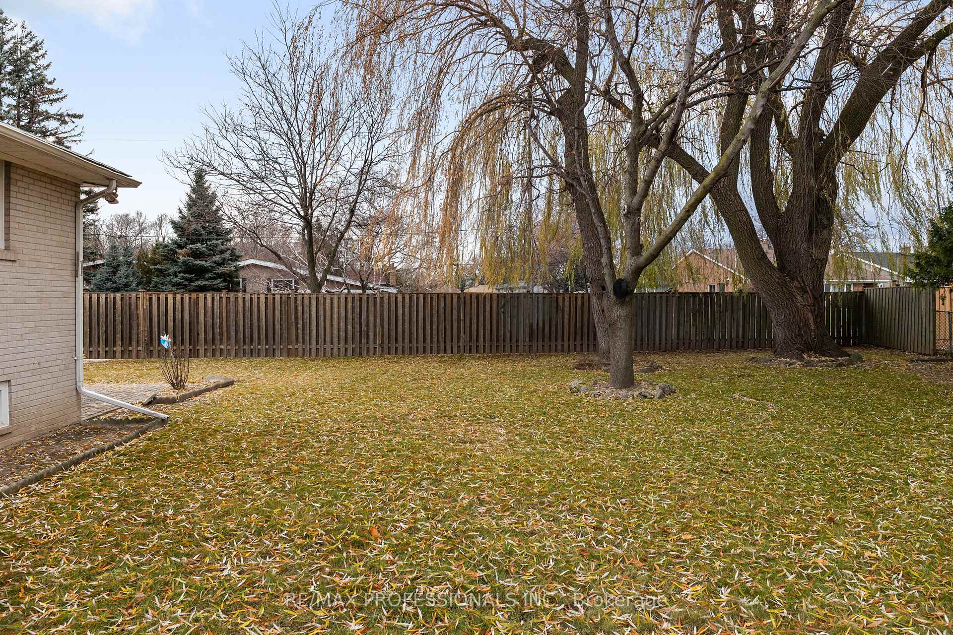 24 Skelmore Cres, Toronto, ON M3A2G8 | 3 Bedroom 3 Bathroom Detached House | Image 36
