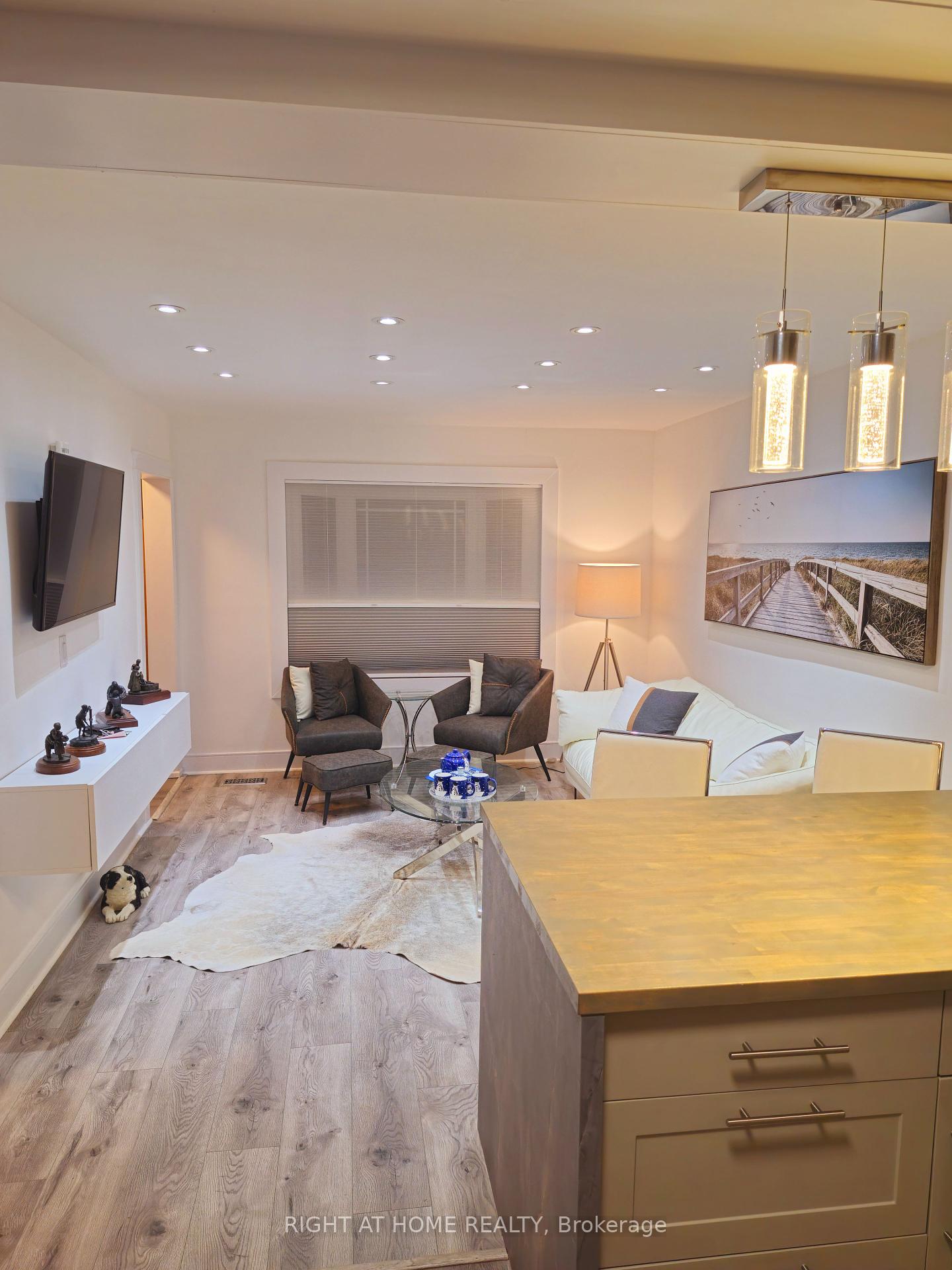 310 Senlac Rd, Toronto, ON M2R1R1 | 3 Bedroom 3 Bathroom Detached House | Image 1