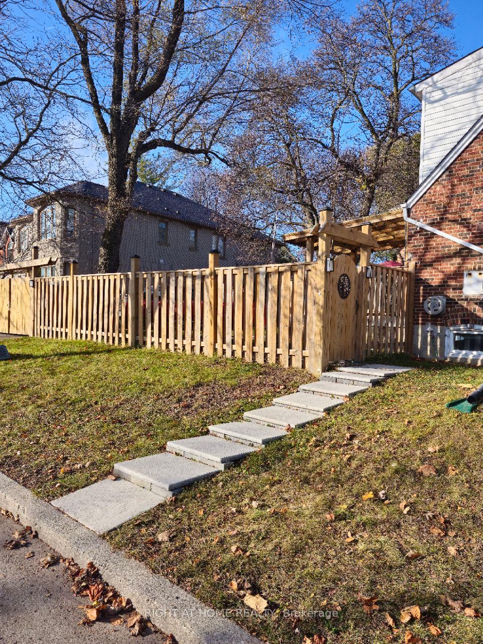 310 Senlac Rd, Toronto, ON M2R1R1 | 3 Bedroom 3 Bathroom Detached House | Image 11