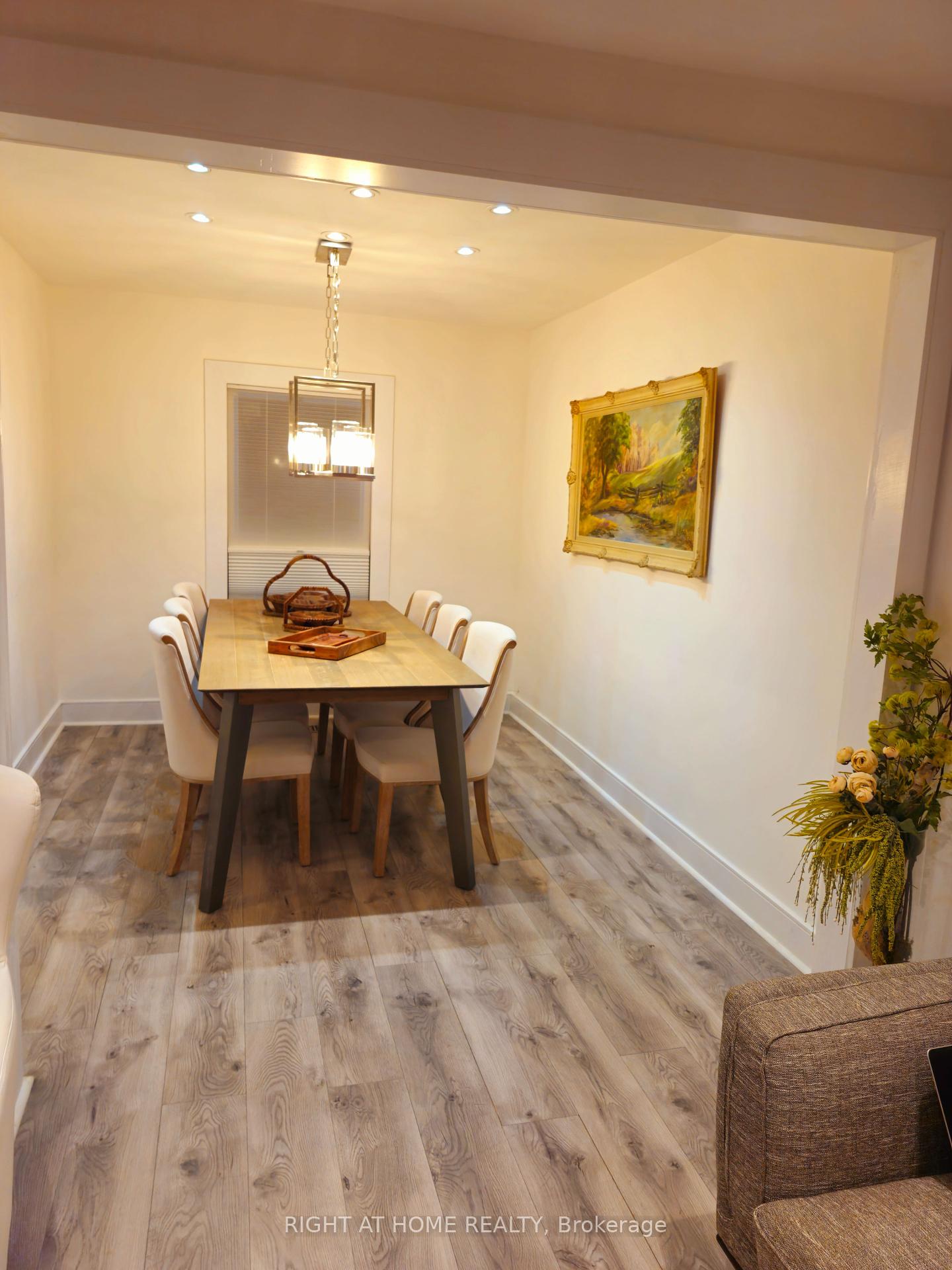 310 Senlac Rd, Toronto, ON M2R1R1 | 3 Bedroom 3 Bathroom Detached House | Image 3