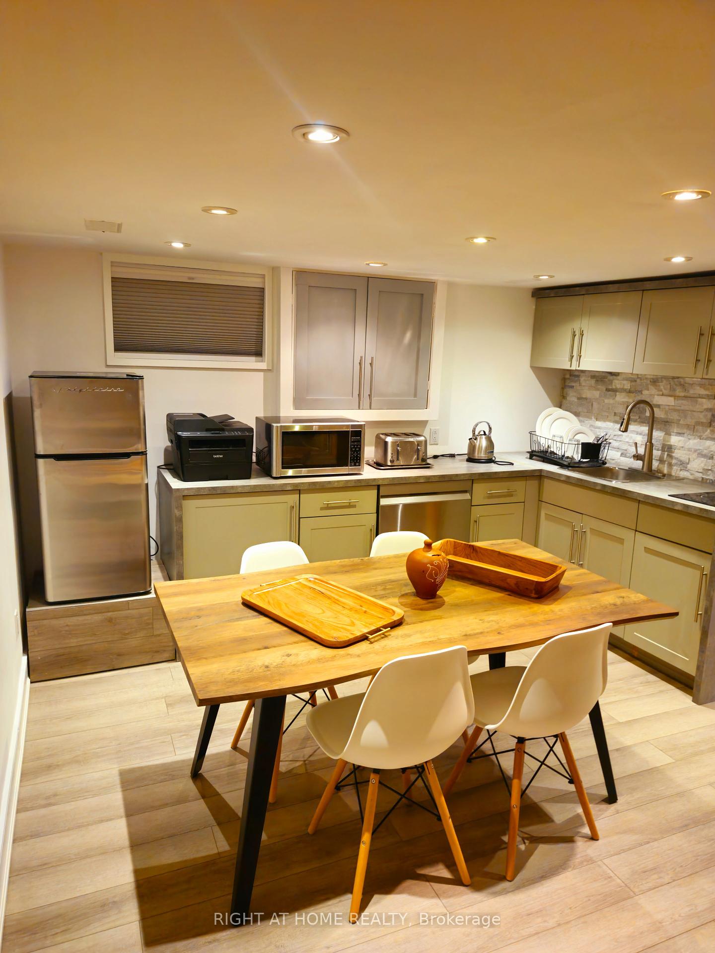 310 Senlac Rd, Toronto, ON M2R1R1 | 3 Bedroom 3 Bathroom Detached House | Image 34