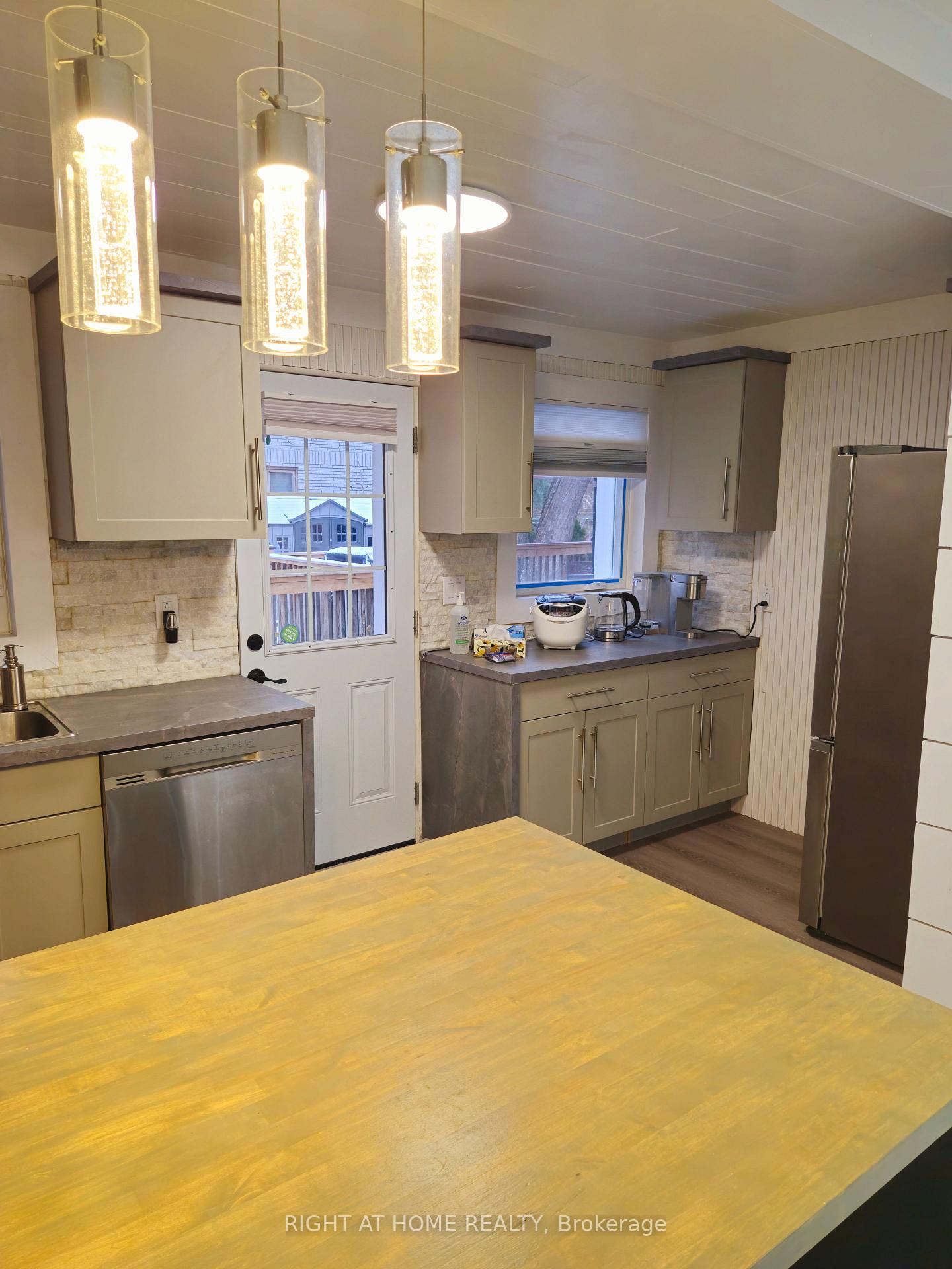 310 Senlac Rd, Toronto, ON M2R1R1 | 3 Bedroom 3 Bathroom Detached House | Image 4