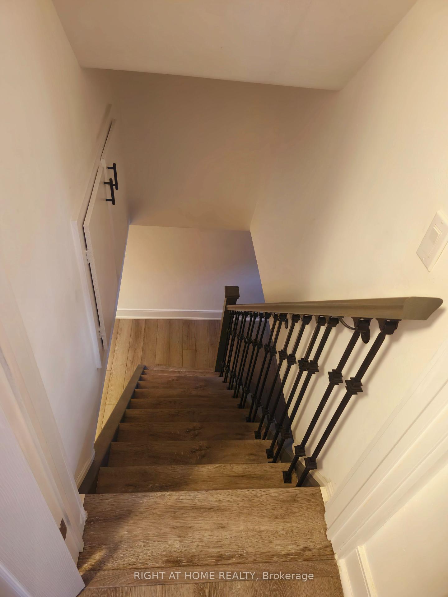 310 Senlac Rd, Toronto, ON M2R1R1 | 3 Bedroom 3 Bathroom Detached House | Image 9