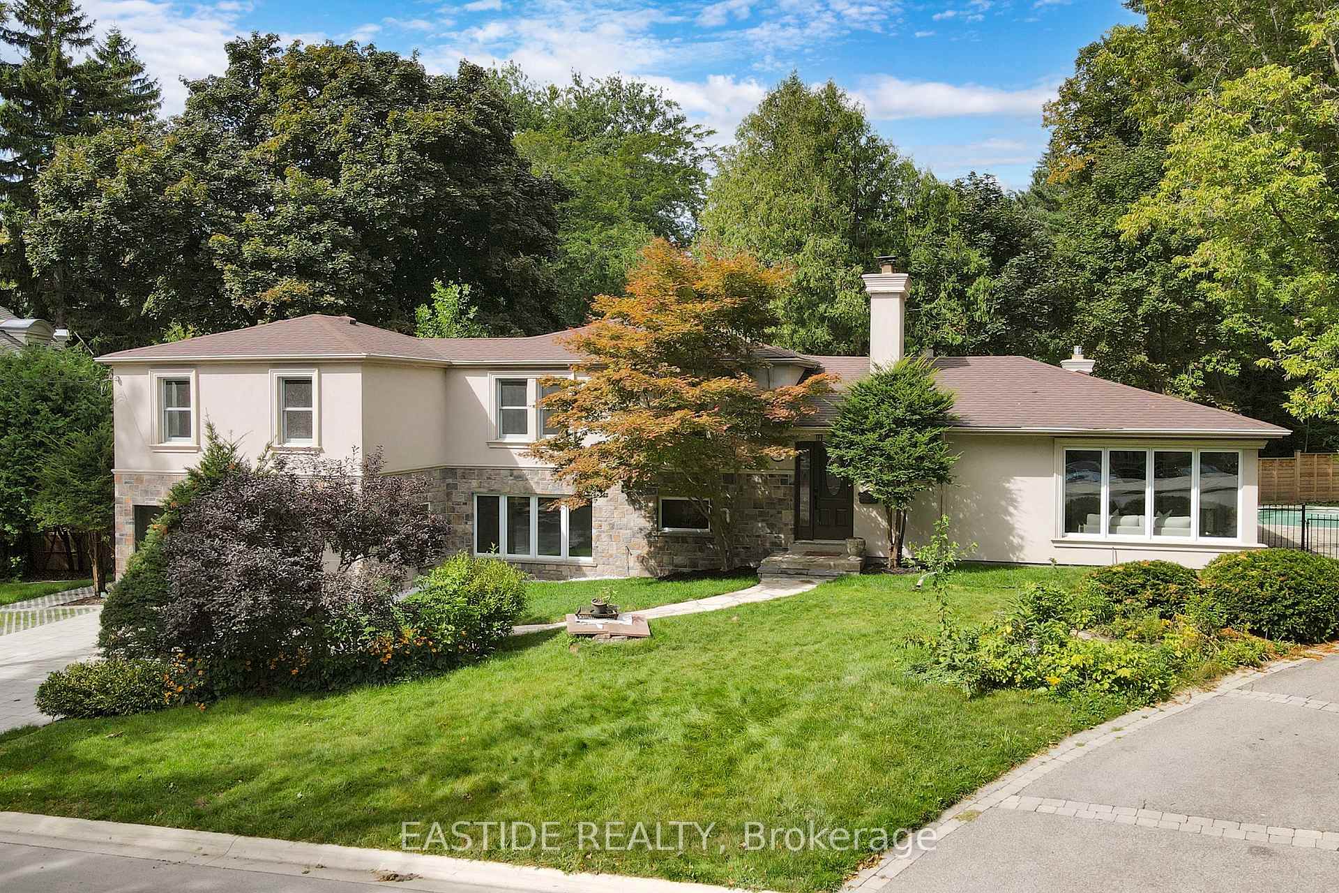 54 Plymbridge Rd, Toronto, ON M2P1A3 | 4 Bedroom 4 Bathroom Detached House | Image 1