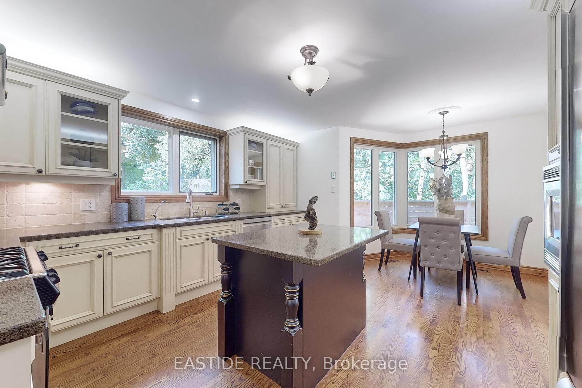 54 Plymbridge Rd, Toronto, ON M2P1A3 | 4 Bedroom 4 Bathroom Detached House | Image 19