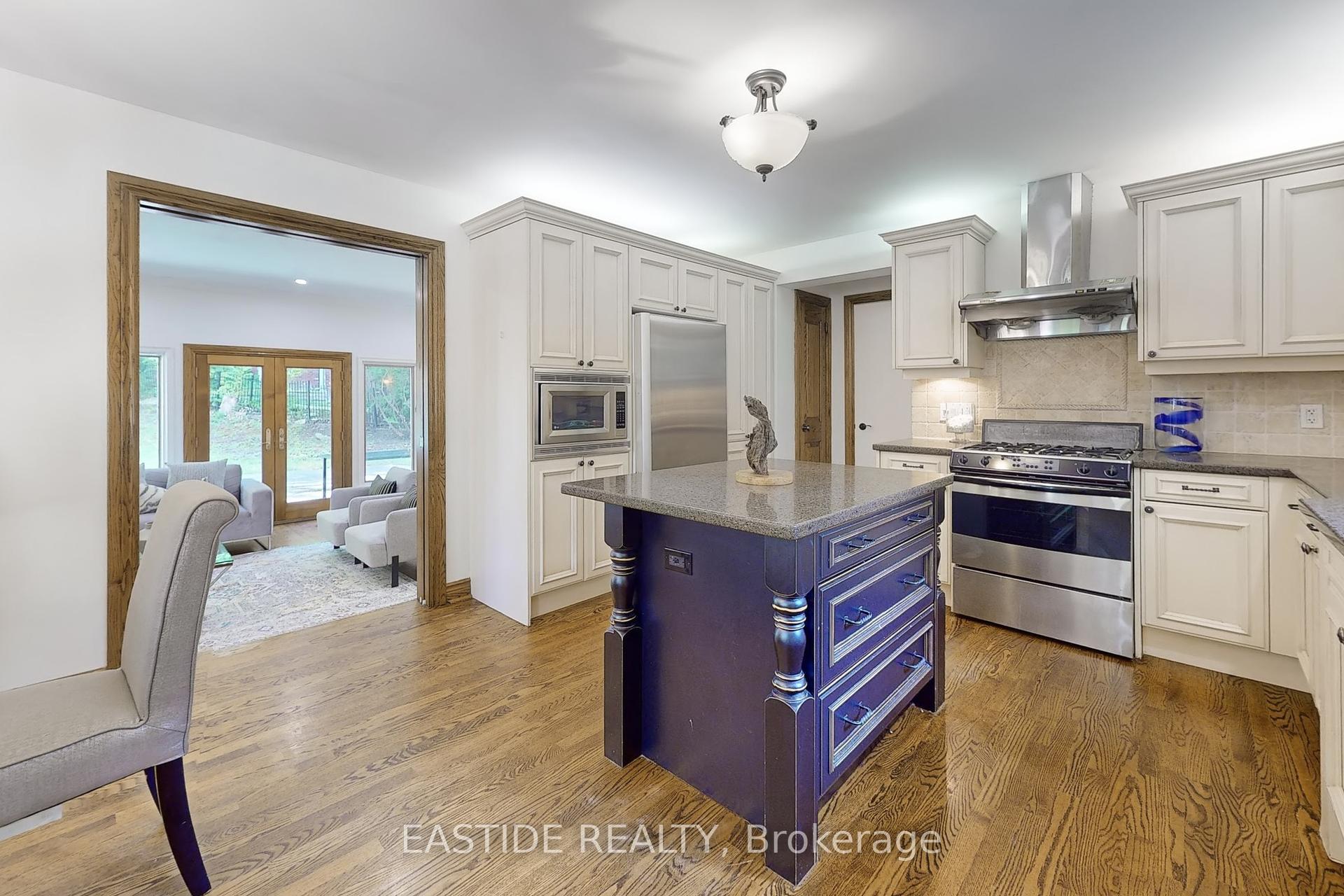 54 Plymbridge Rd, Toronto, ON M2P1A3 | 4 Bedroom 4 Bathroom Detached House | Image 20