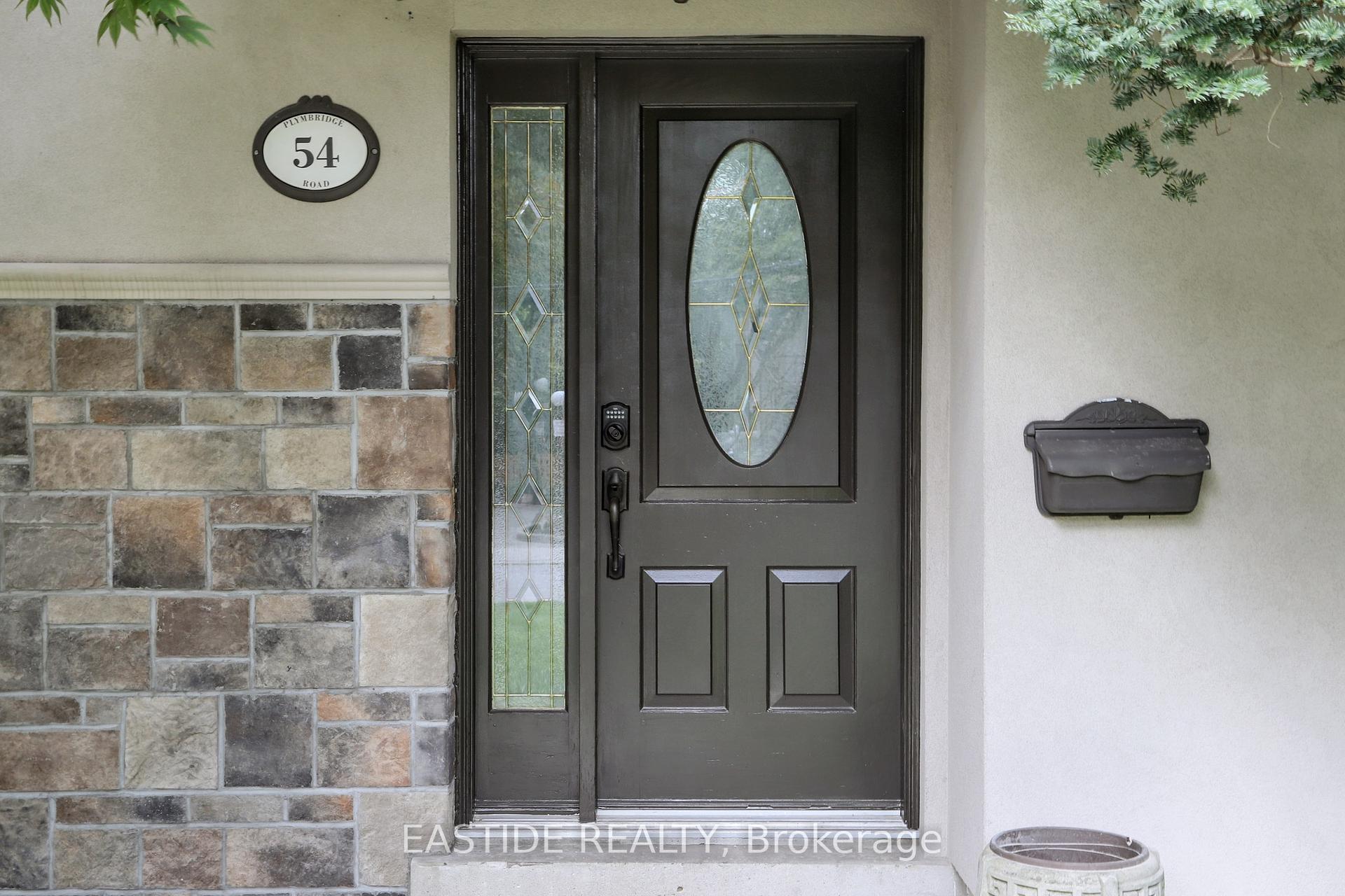 54 Plymbridge Rd, Toronto, ON M2P1A3 | 4 Bedroom 4 Bathroom Detached House | Image 3