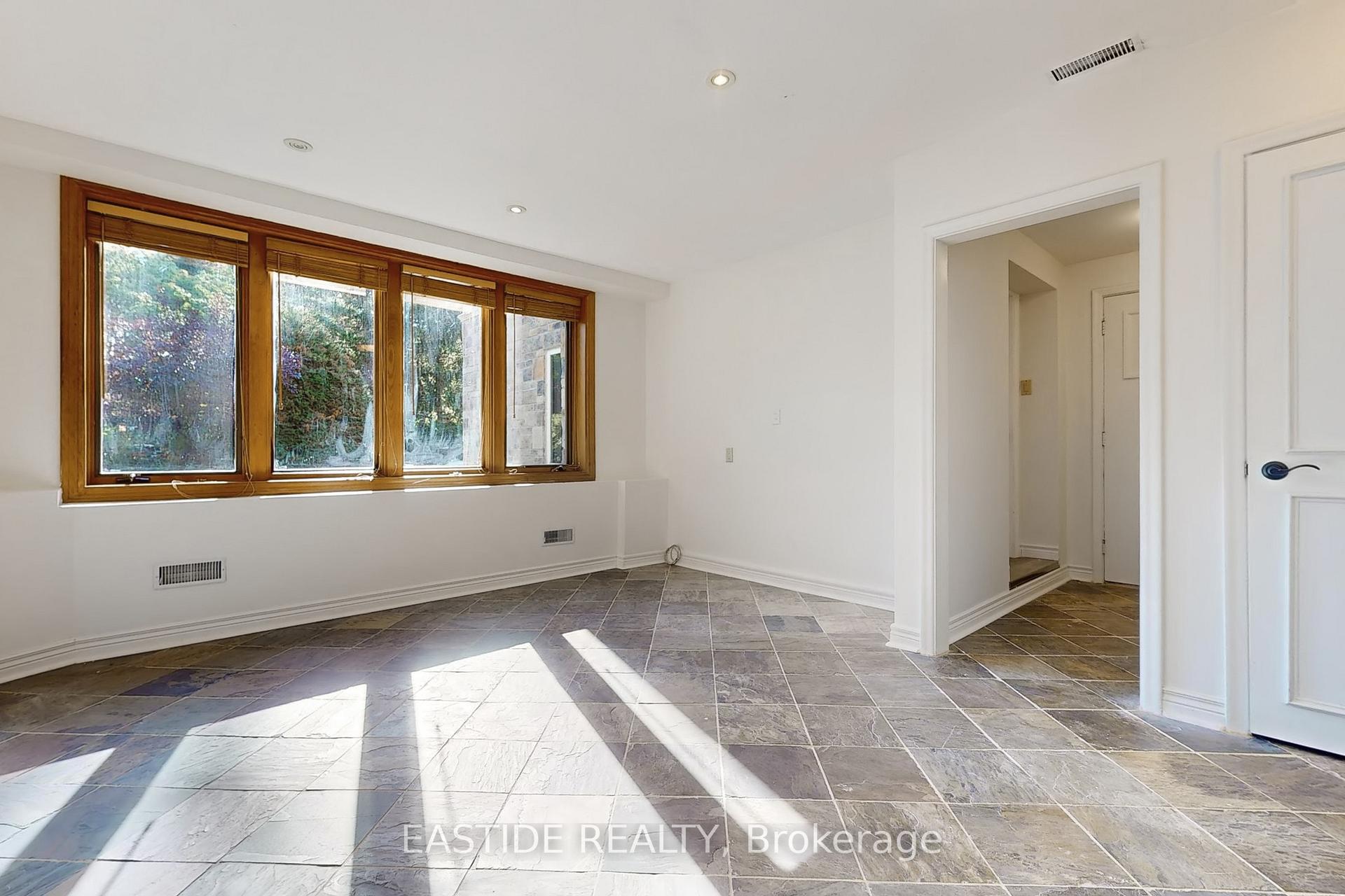 54 Plymbridge Rd, Toronto, ON M2P1A3 | 4 Bedroom 4 Bathroom Detached House | Image 35